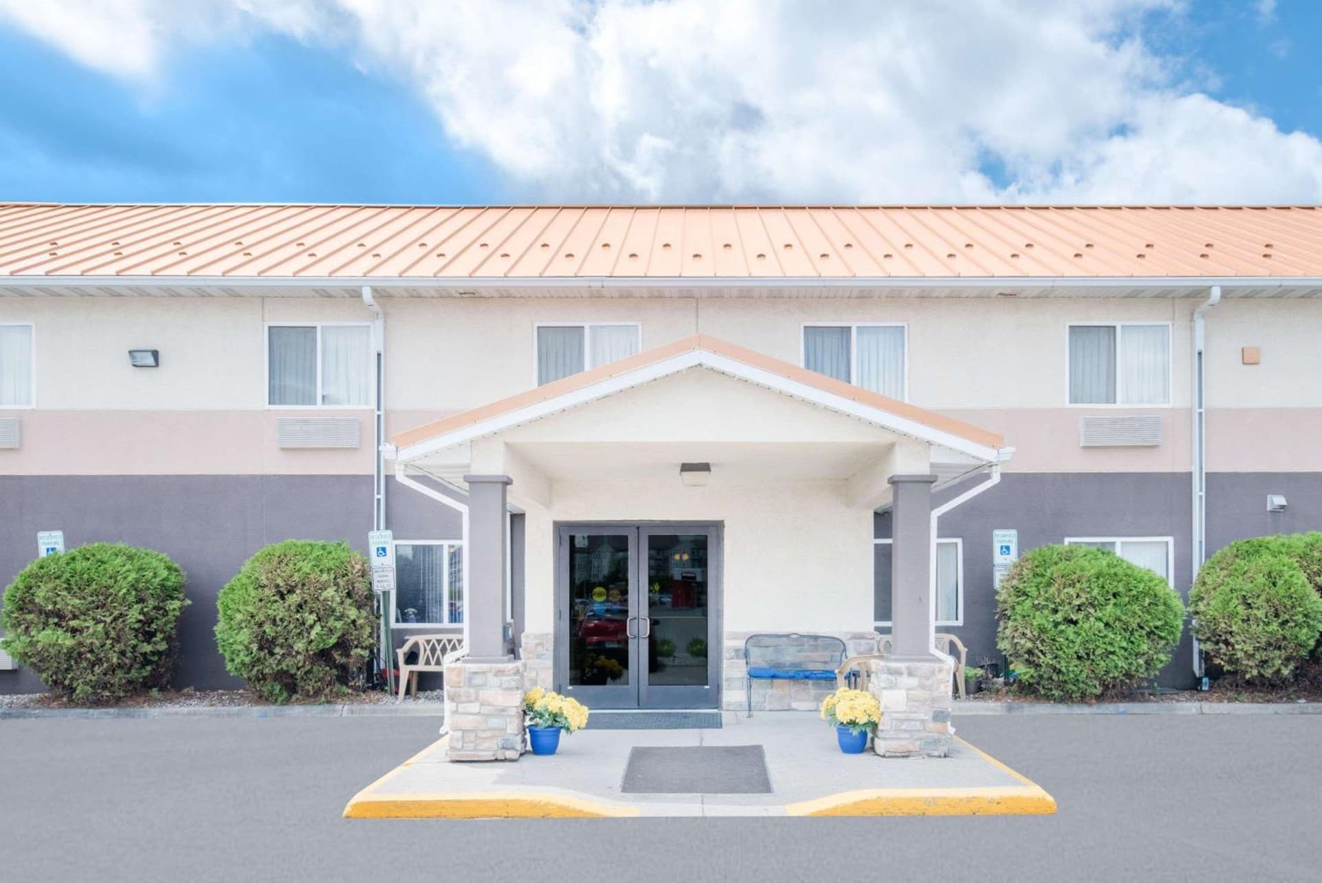 Days Inn & Suites by Wyndham Fargo 19th Ave/Airport Dome featured exterior or lobby in Fargo, ND — similar hotel