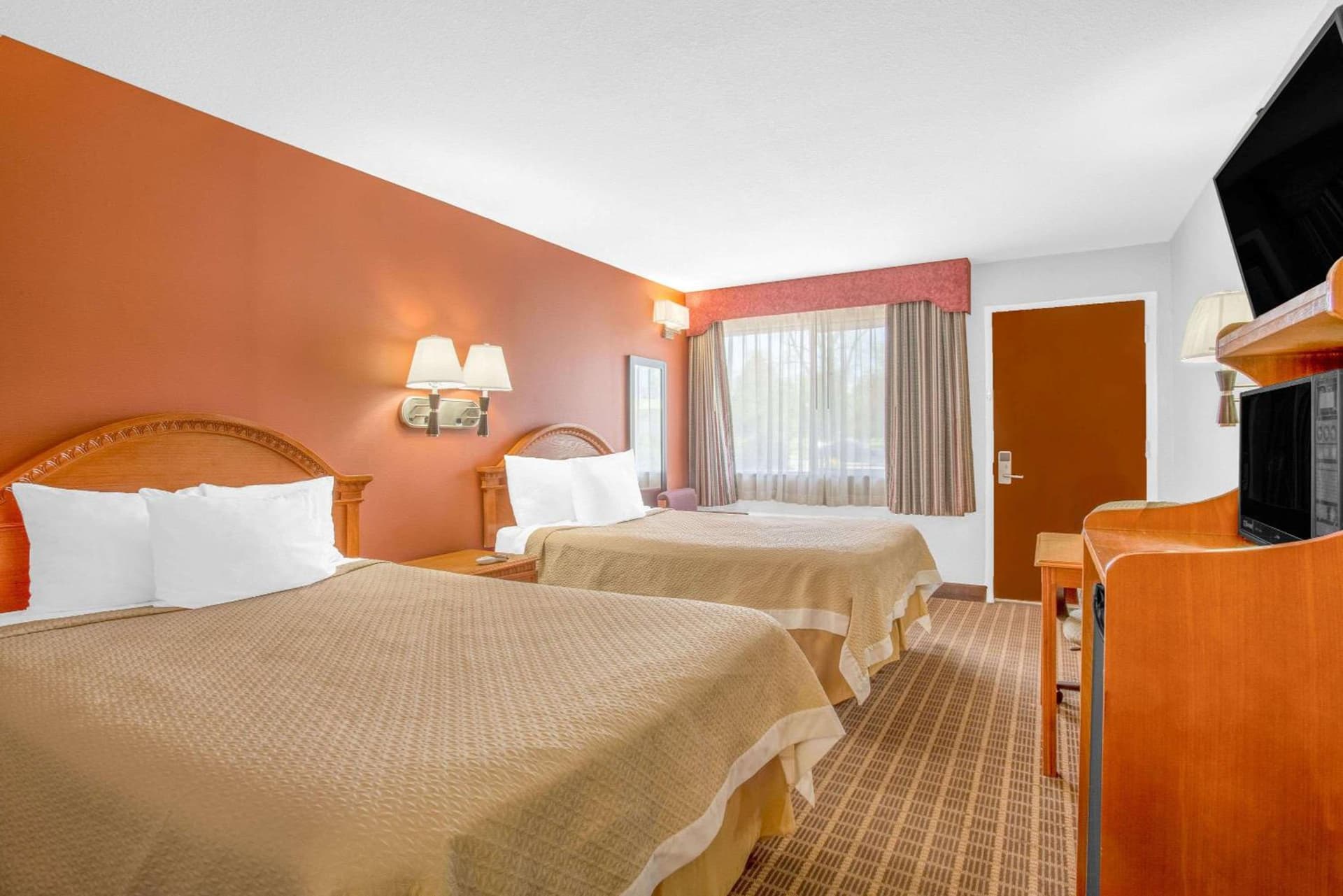 Days Inn by Wyndham Elko property views in Elko, NV — gallery photo 3