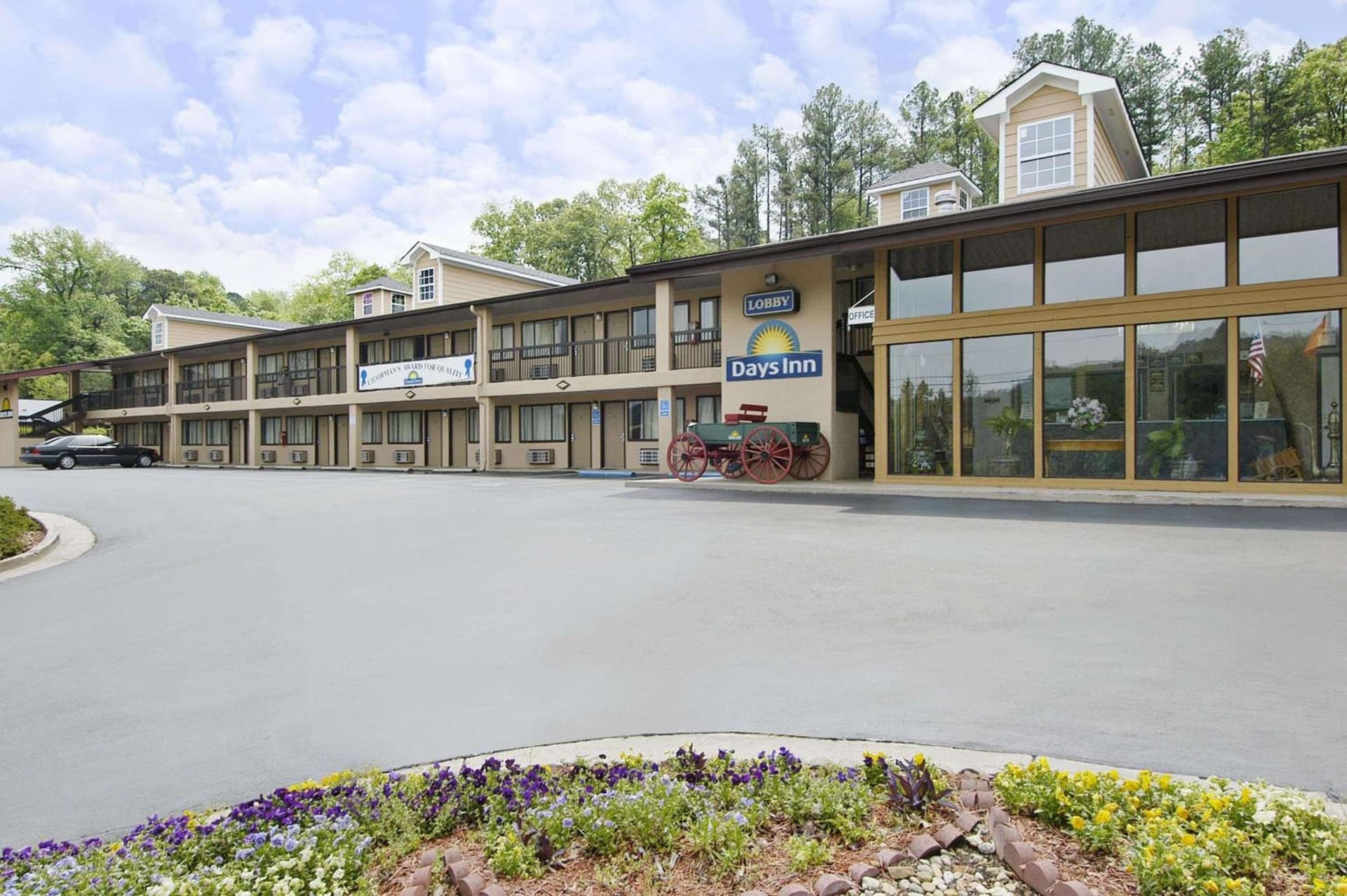 Days Inn by Wyndham Cartersville featured exterior or lobby in Cartersville, GA — similar hotel