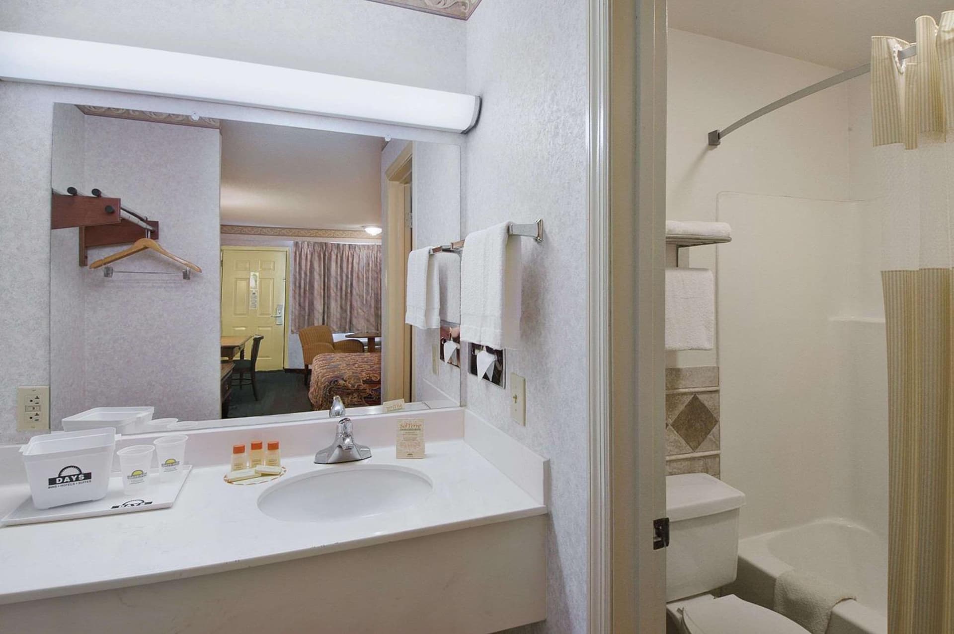 Days Inn by Wyndham Cartersville property views in Cartersville, GA — gallery photo 3