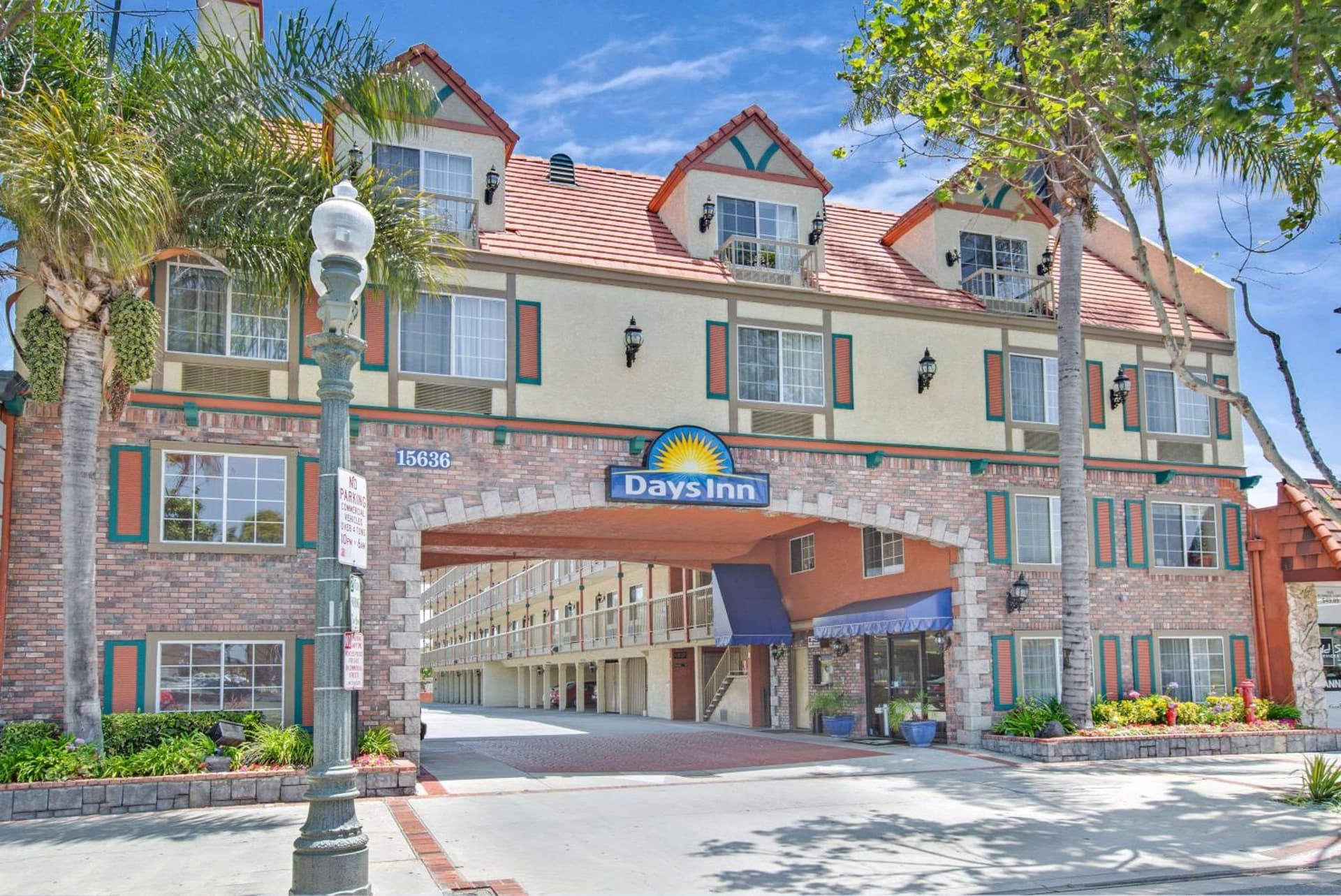 Days Inn by Wyndham Los Angeles LAX South Bay Beach City LA — hotel in Lawndale, California