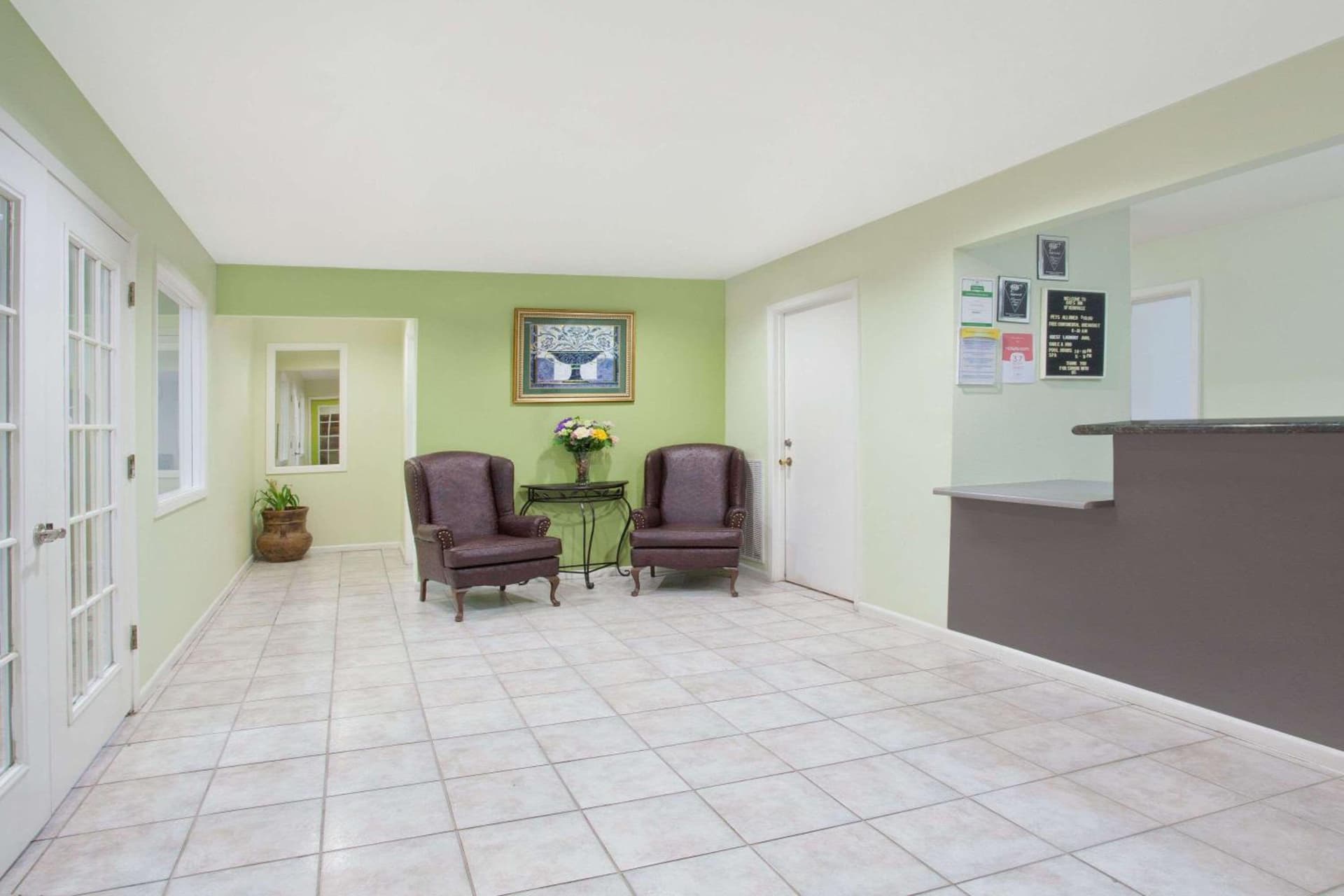 Days Inn by Wyndham Kerrville property views in Kerrville, TX — gallery photo 3