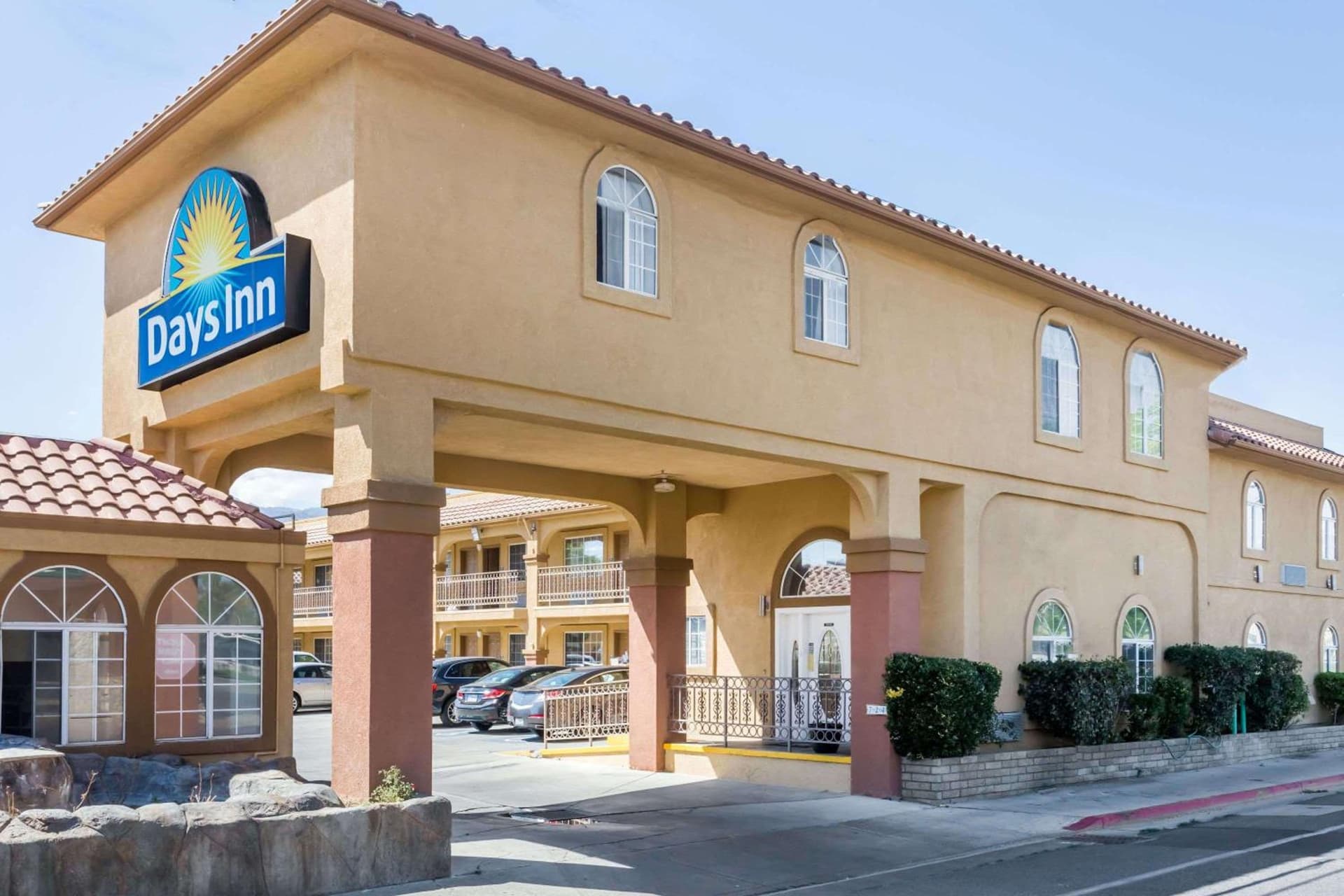 Days Inn by Wyndham Bishop featured exterior or lobby in Bishop, CA — similar hotel