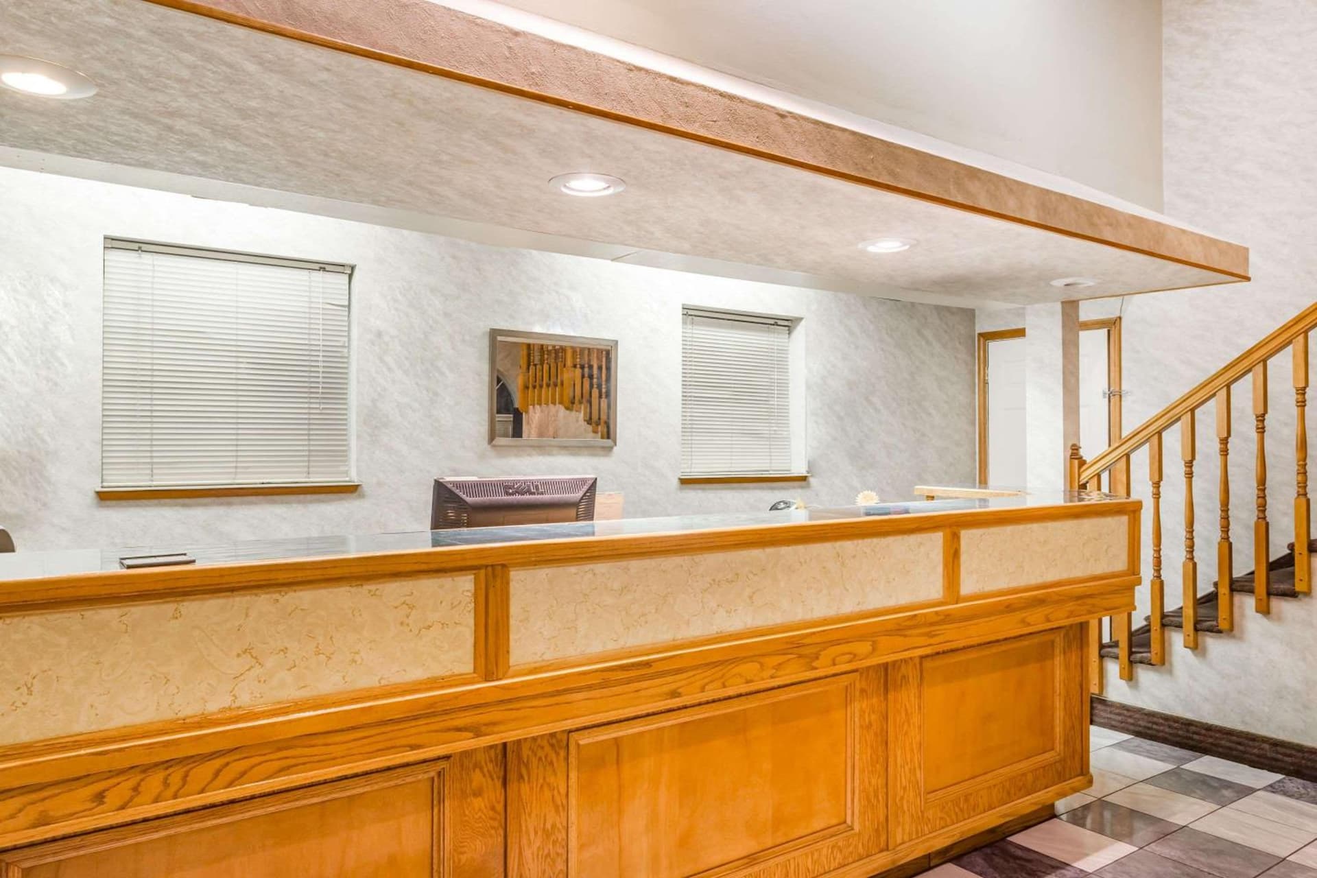 Days Inn by Wyndham Bishop interior in Bishop, CA — gallery photo 2