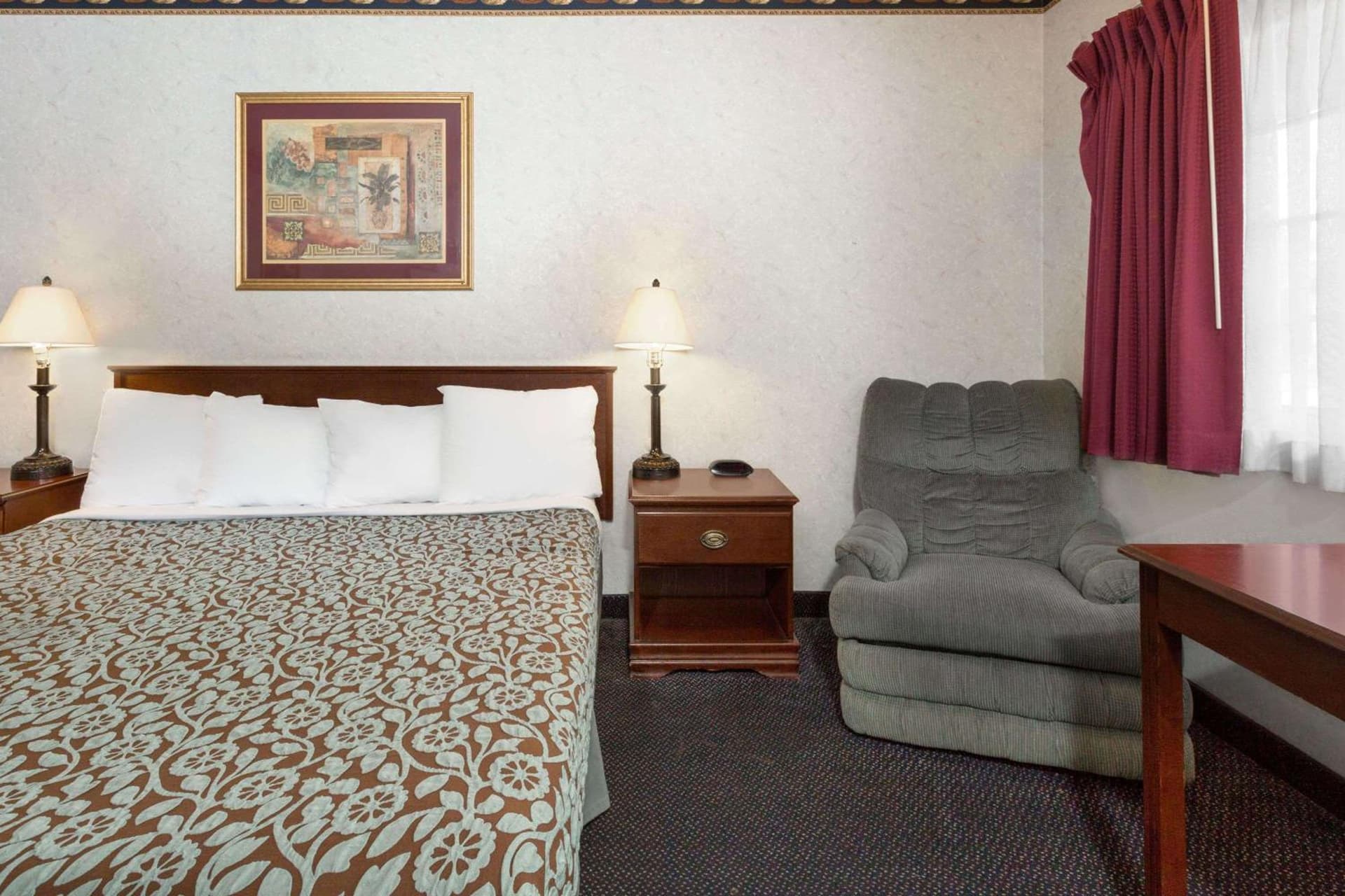 Sunset Inn gallery photo in Costa Mesa, CA — image 14