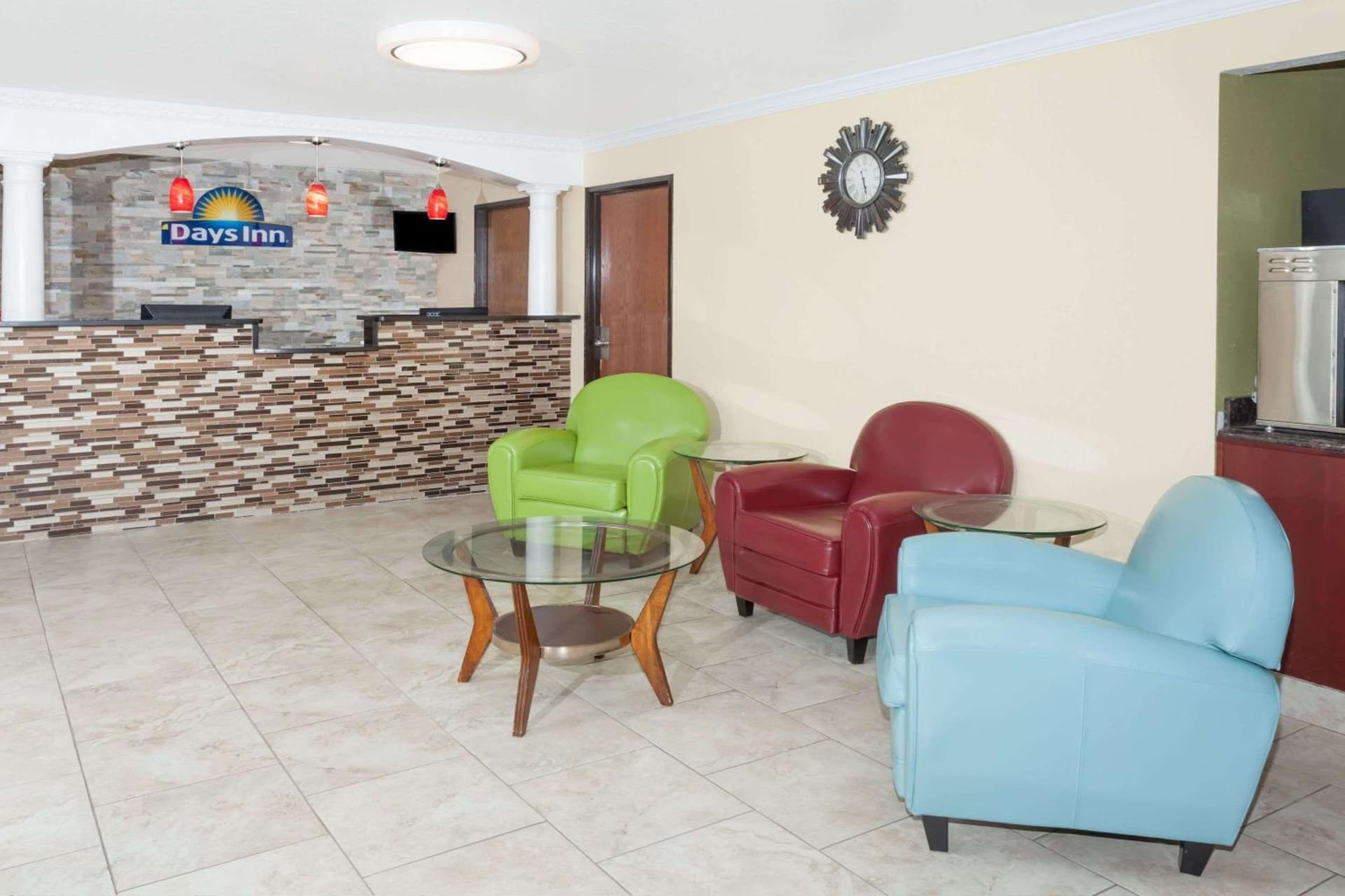 Days Inn by Wyndham Springfield property views in Springfield, IL — gallery photo 3