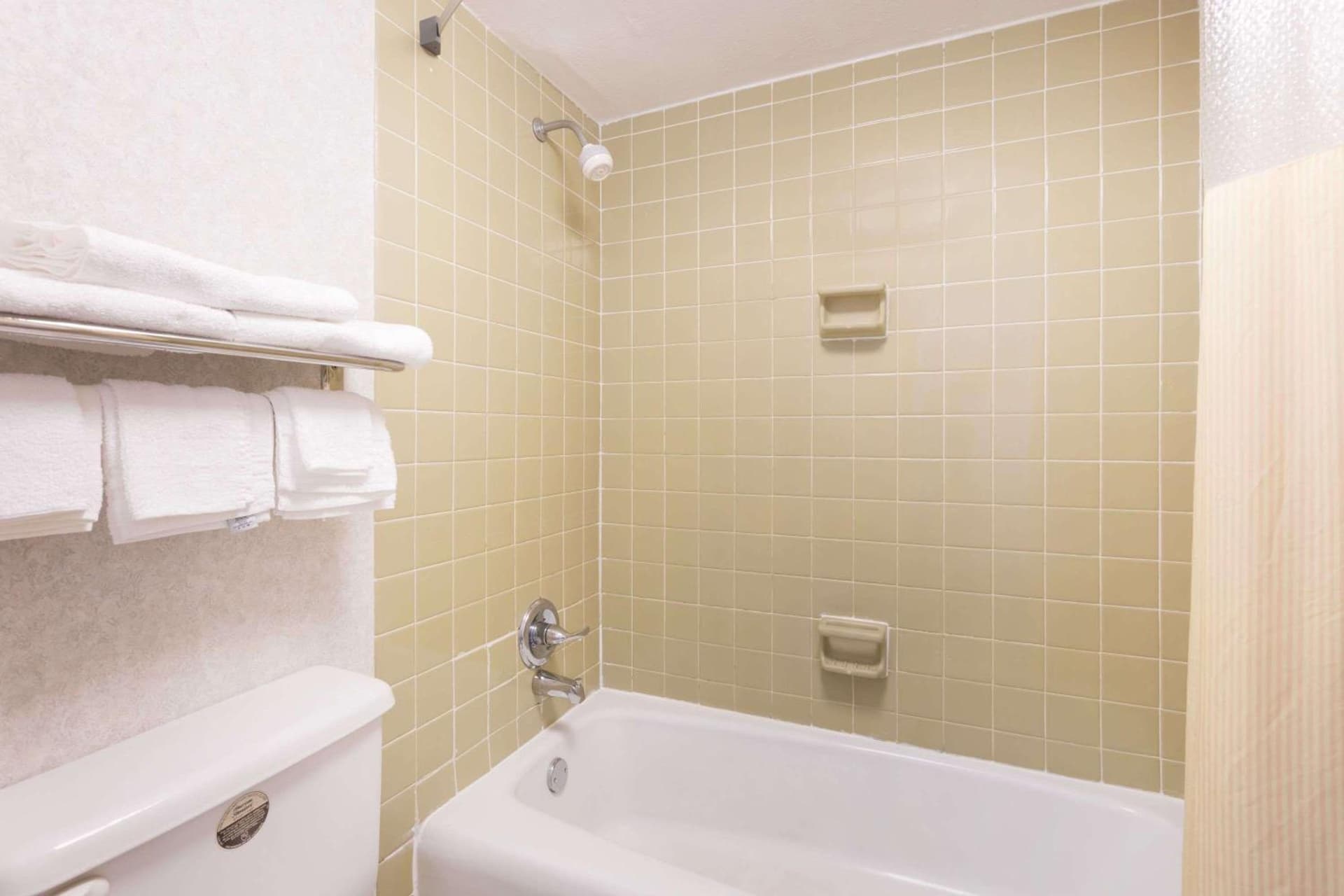 Days Inn by Wyndham Byron gallery photo in Byron, GA — image 15
