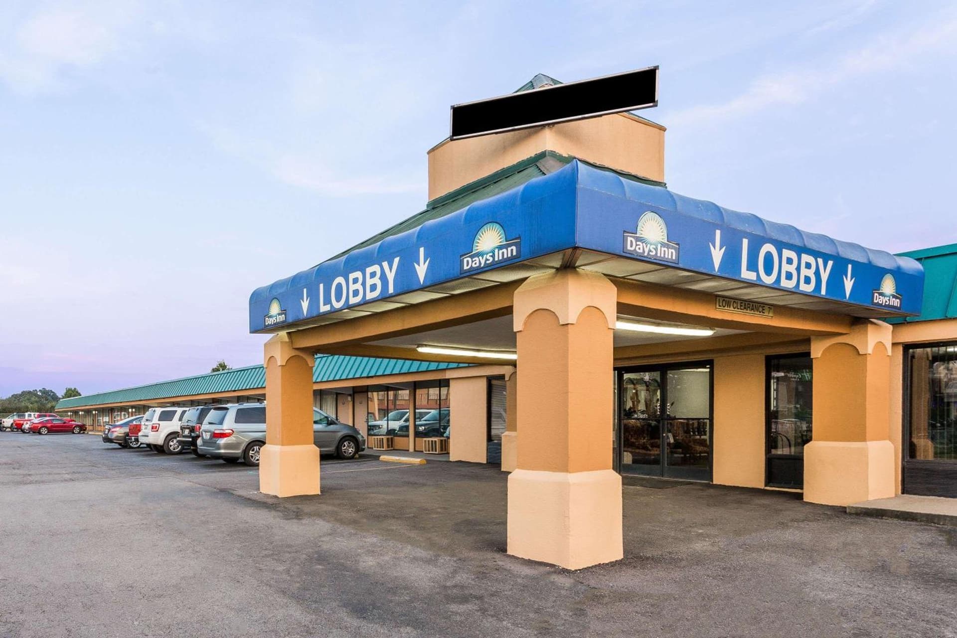 Days Inn by Wyndham Dickson — hotel in Dickson, Tennessee