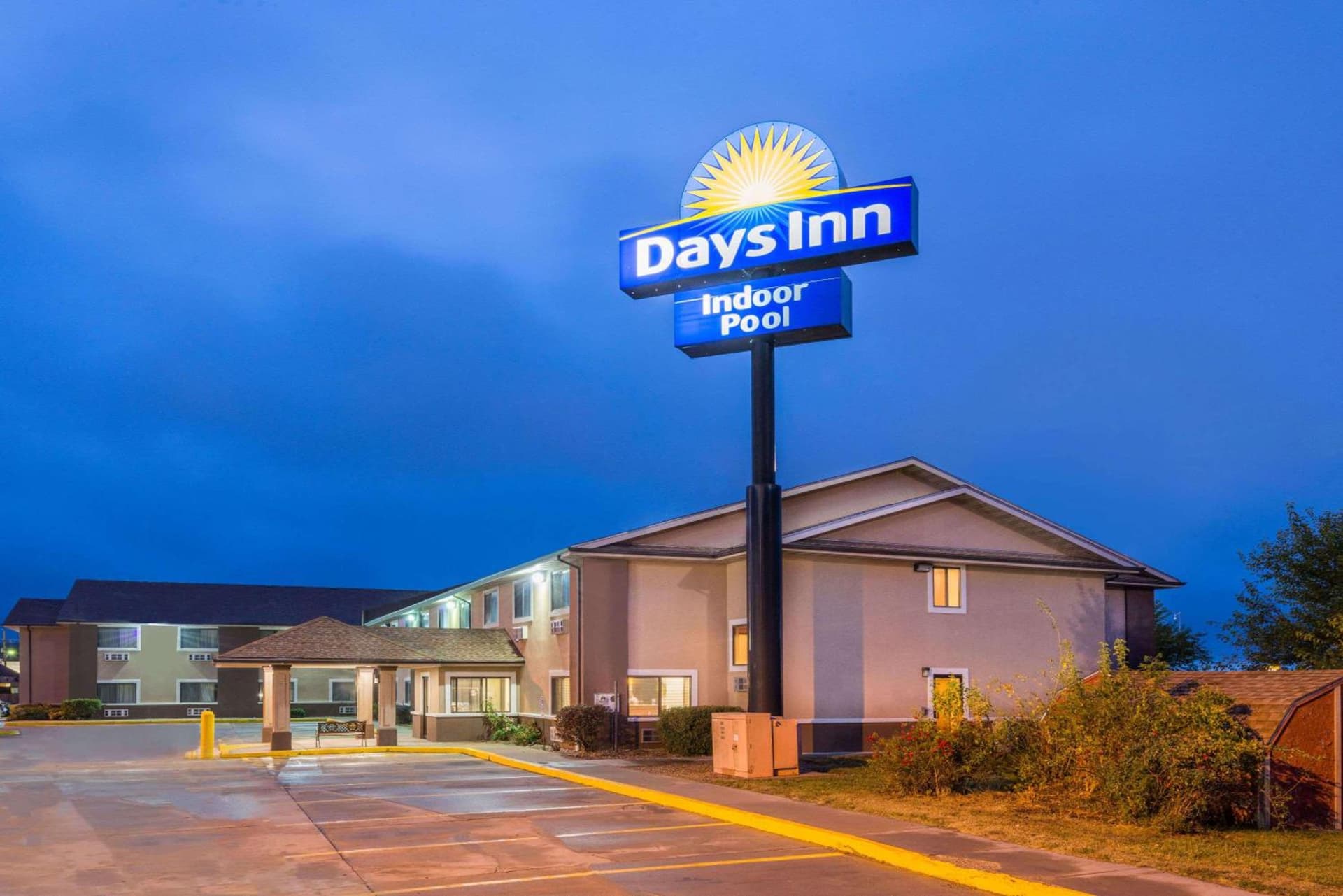 Days Inn by Wyndham Topeka gallery photo in Topeka, KS — image 17