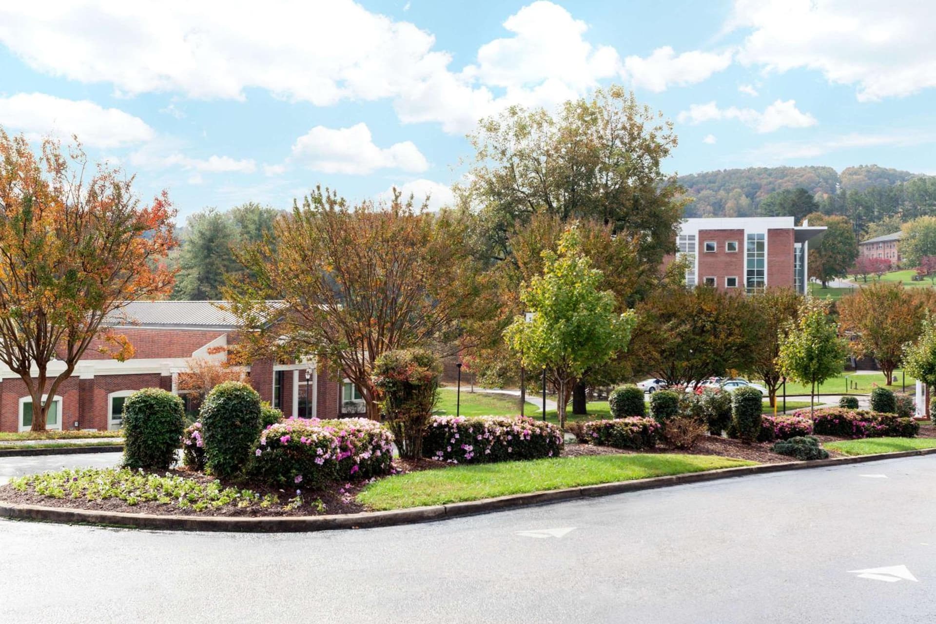 Days Inn by Wyndham Dahlonega University Area interior in Dahlonega, GA — gallery photo 2