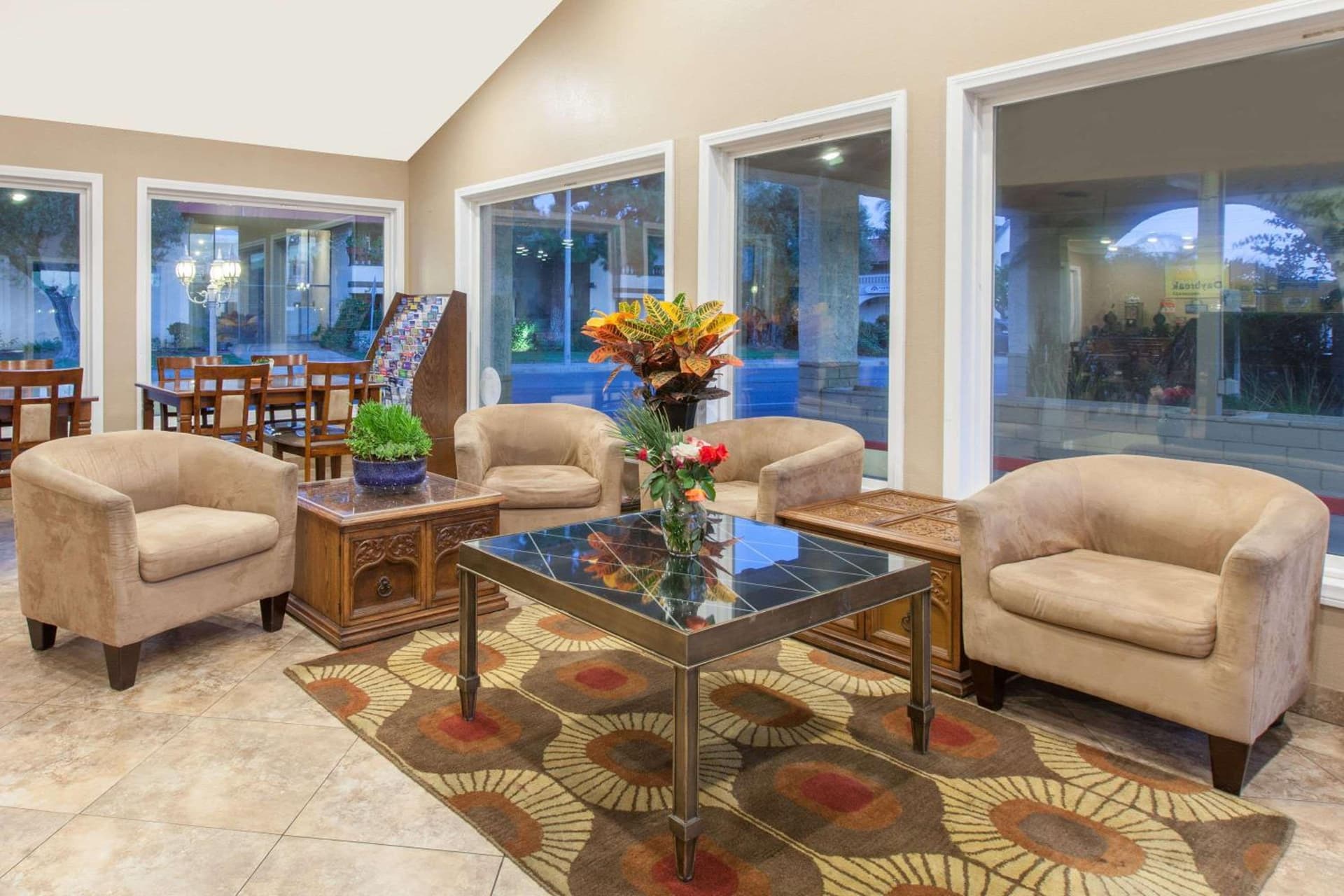 Days Inn by Wyndham Camarillo - Ventura interior in Camarillo, CA — gallery photo 2