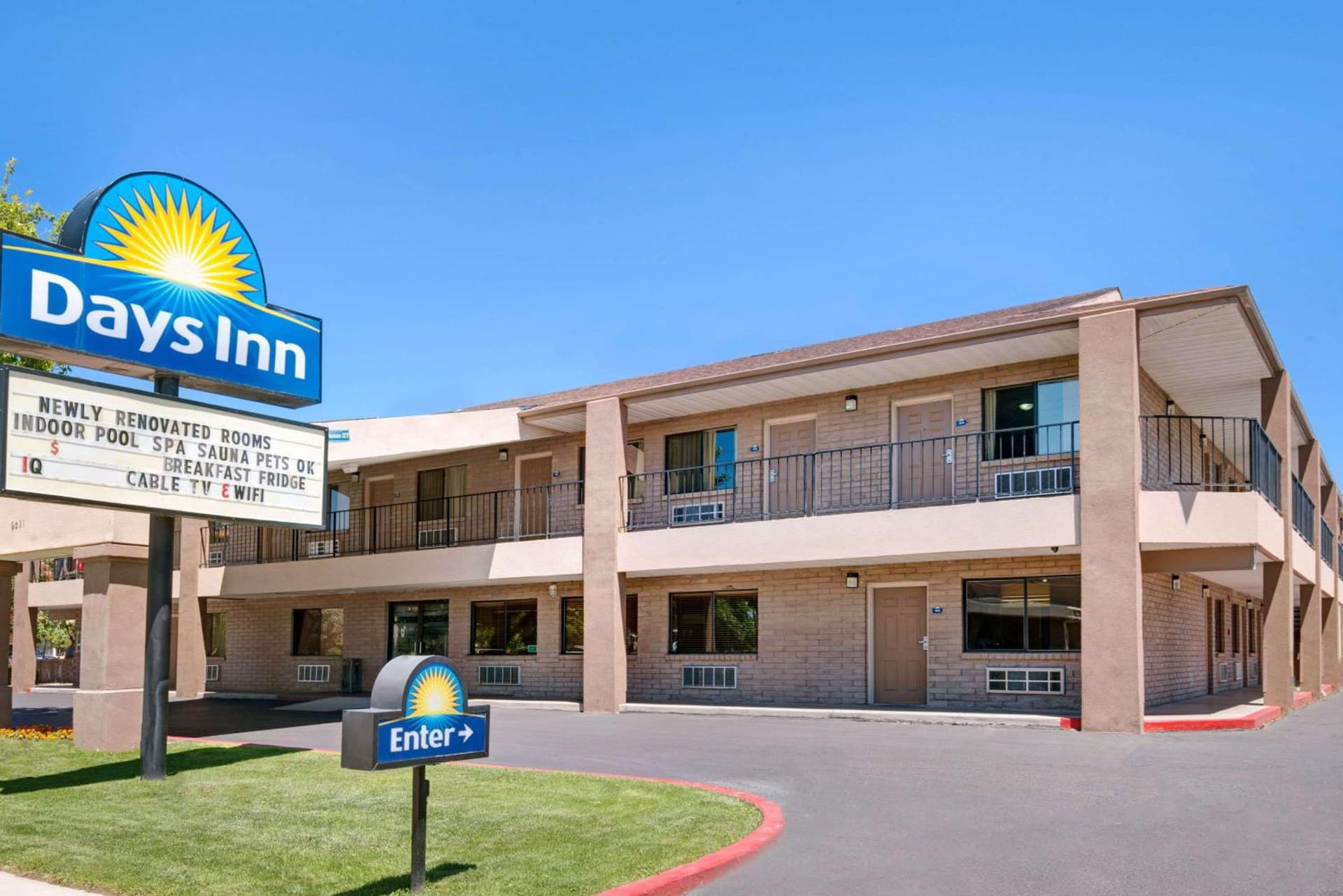 Days Inn & Suites by Wyndham Albuquerque West interior in Albuquerque, NM — gallery photo 2