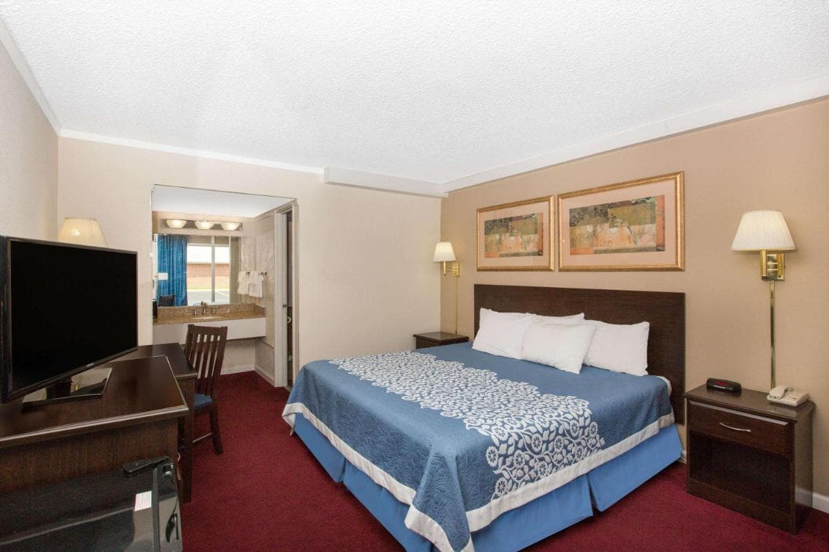 Americas Best Value Inn St. Joseph at I-29 interior in Saint Joseph, MO — gallery photo 2