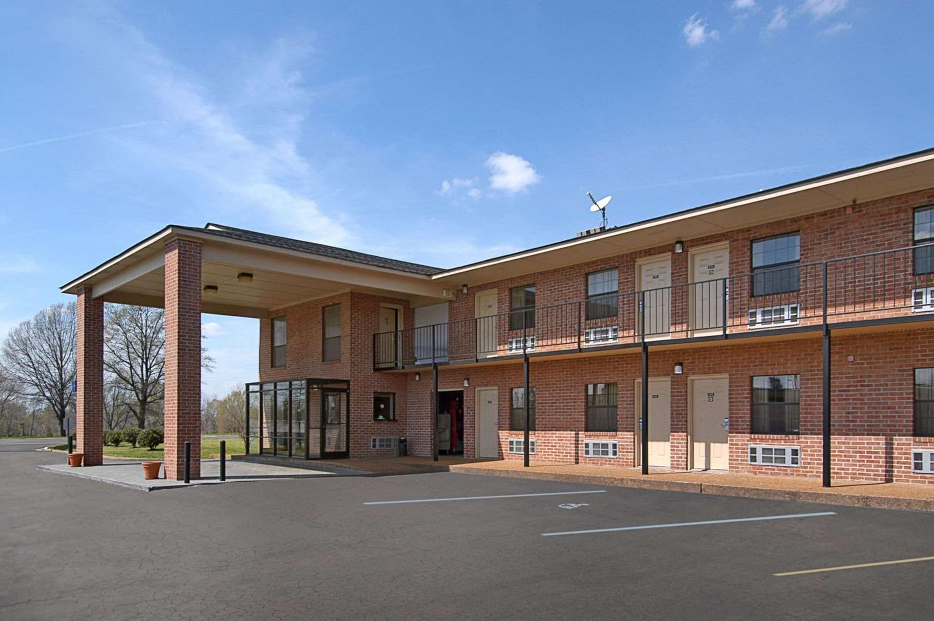 Days Inn by Wyndham Brownsville featured exterior or lobby in Brownsville, TN — similar hotel