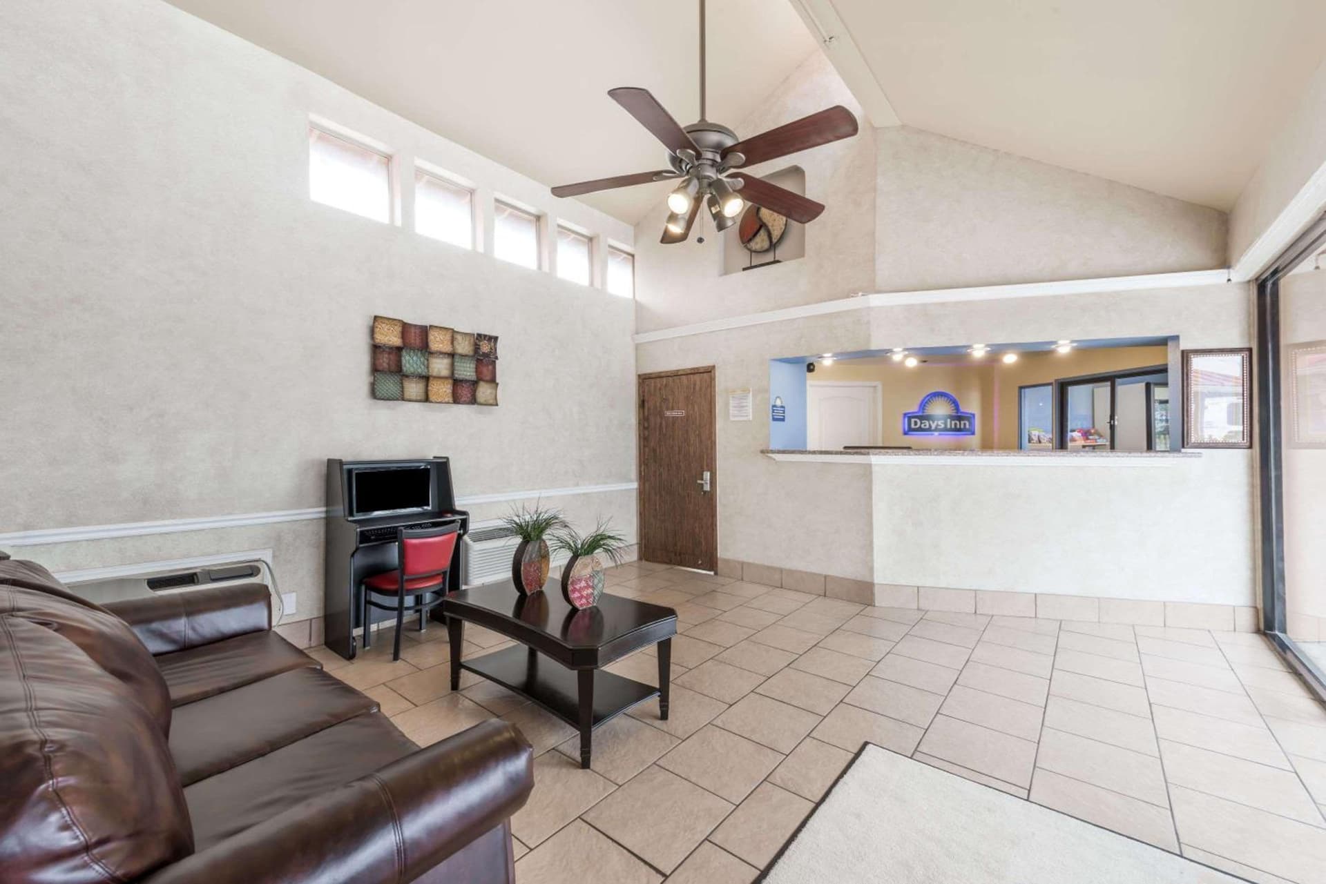 Days Inn by Wyndham San Antonio Splashtown/ATT Center property views in San Antonio, TX — gallery photo 3