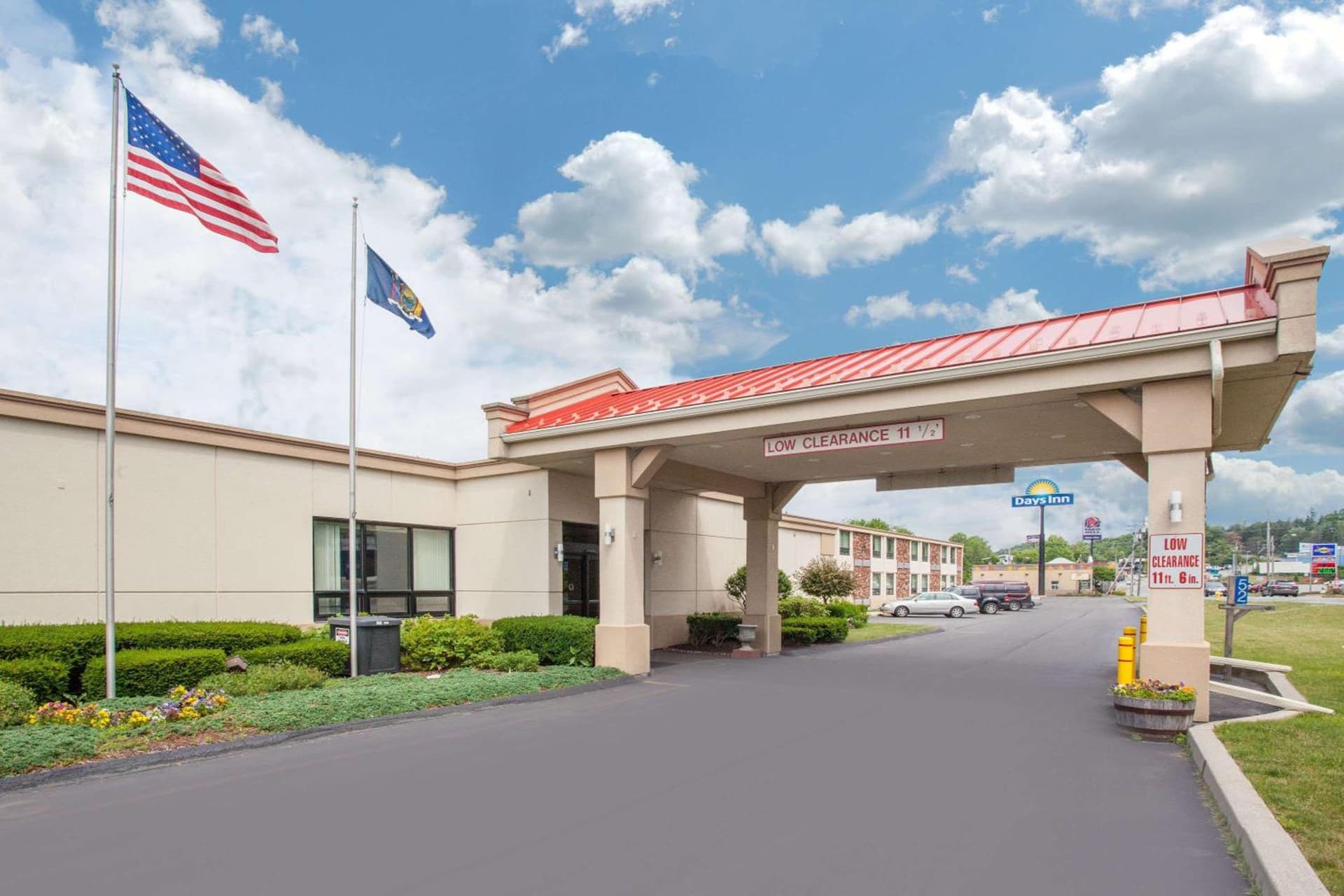 Days Inn by Wyndham Liberty — hotel in Ferndale, California