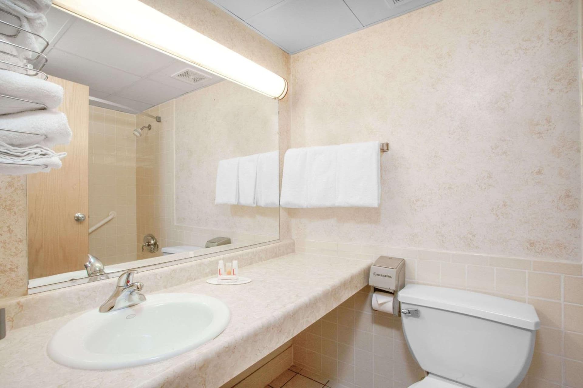 Days Inn by Wyndham Liberty gallery photo in Ferndale — image 23