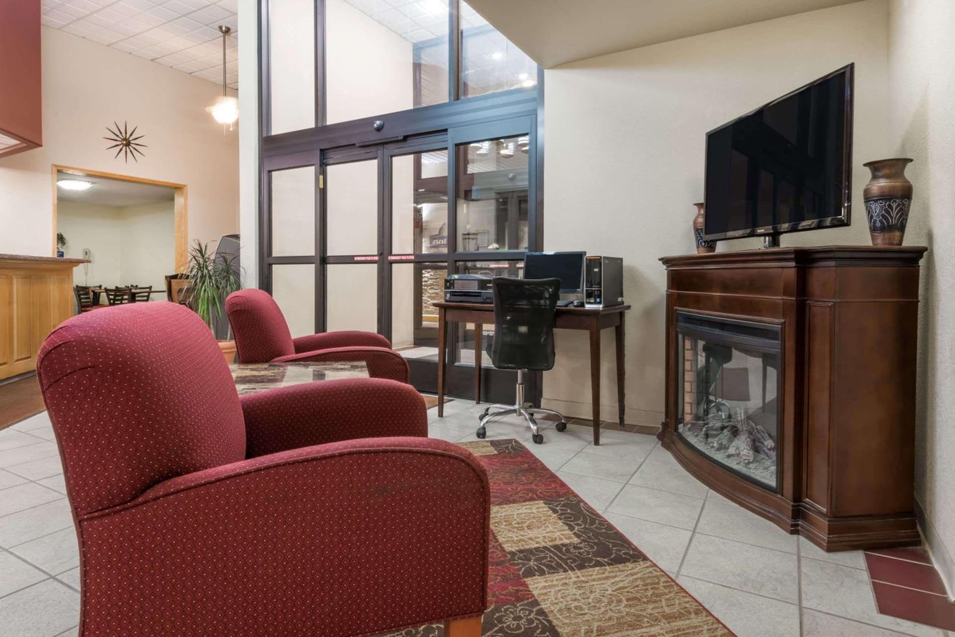 Days Inn by Wyndham Gillette property views in Gillette, WY — gallery photo 3