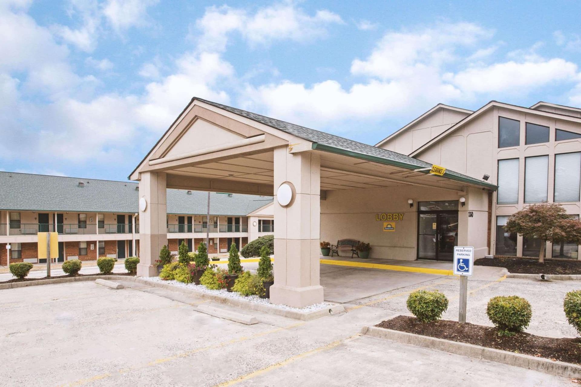 Days Inn by Wyndham Wytheville interior in Wytheville, VA — gallery photo 2