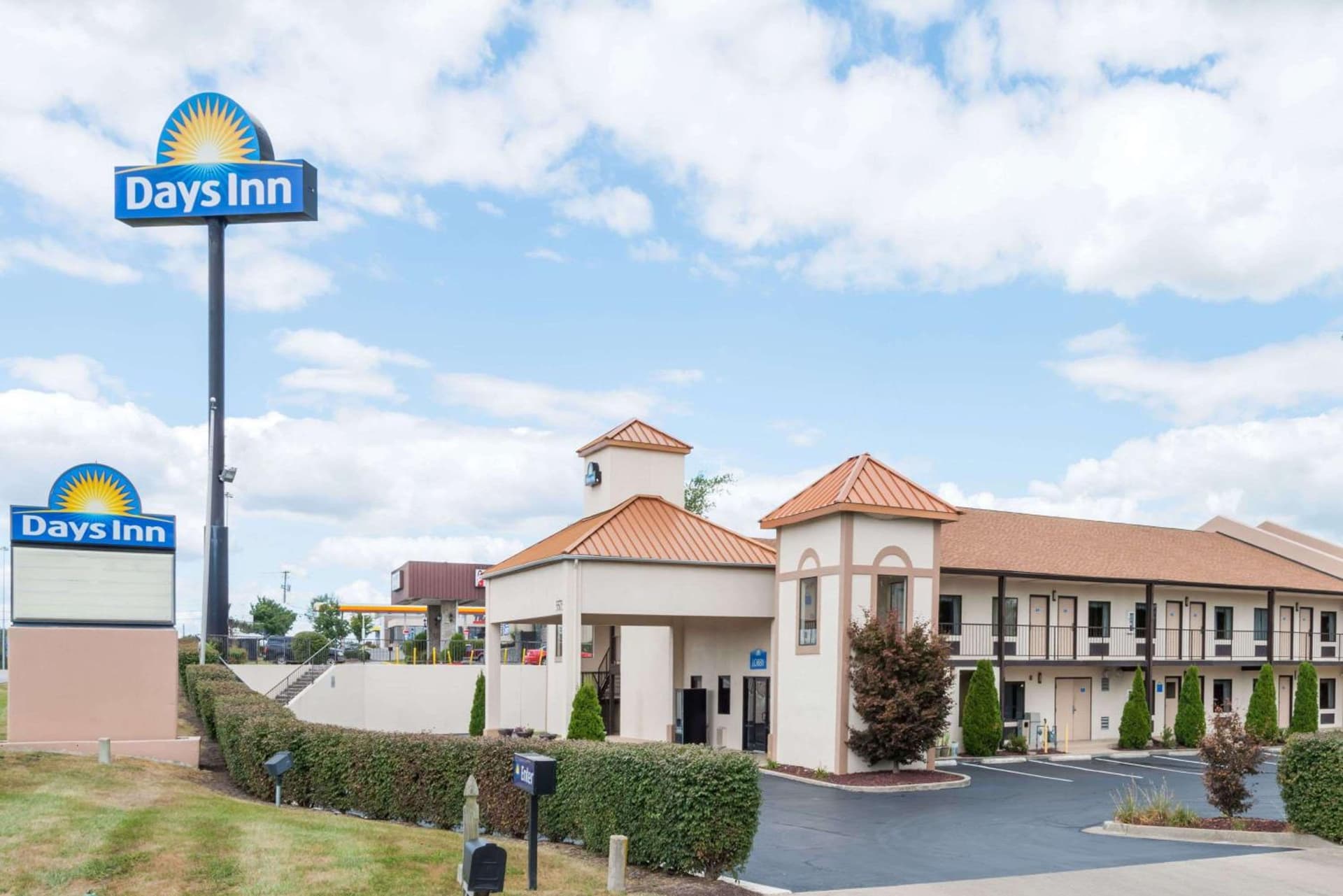 Days Inn Lexington SE Hamburg featured exterior or lobby in Lexington, KY — similar hotel