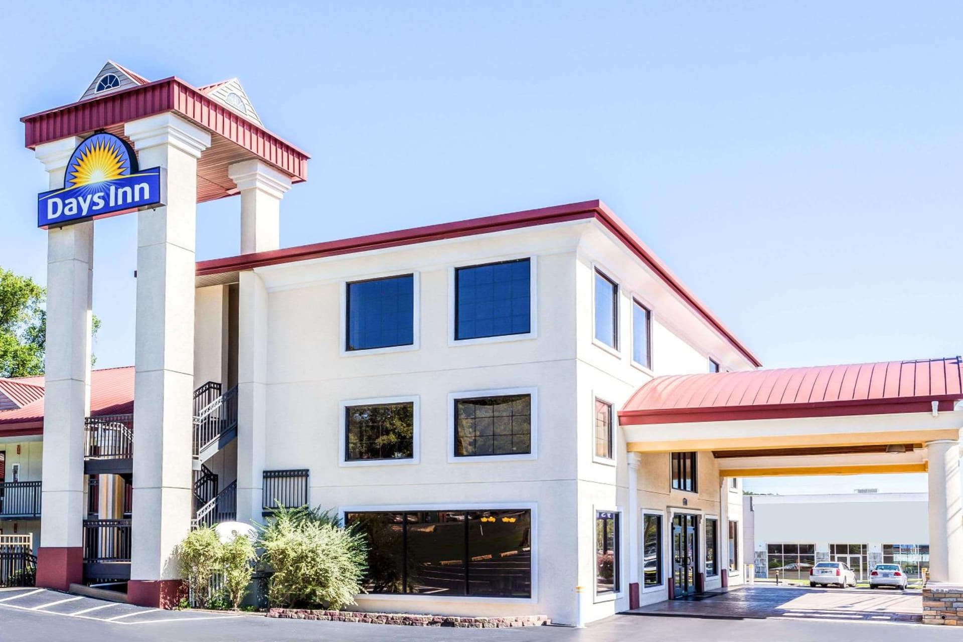 Days Inn by Wyndham Dalton property views in Dalton, GA — gallery photo 3