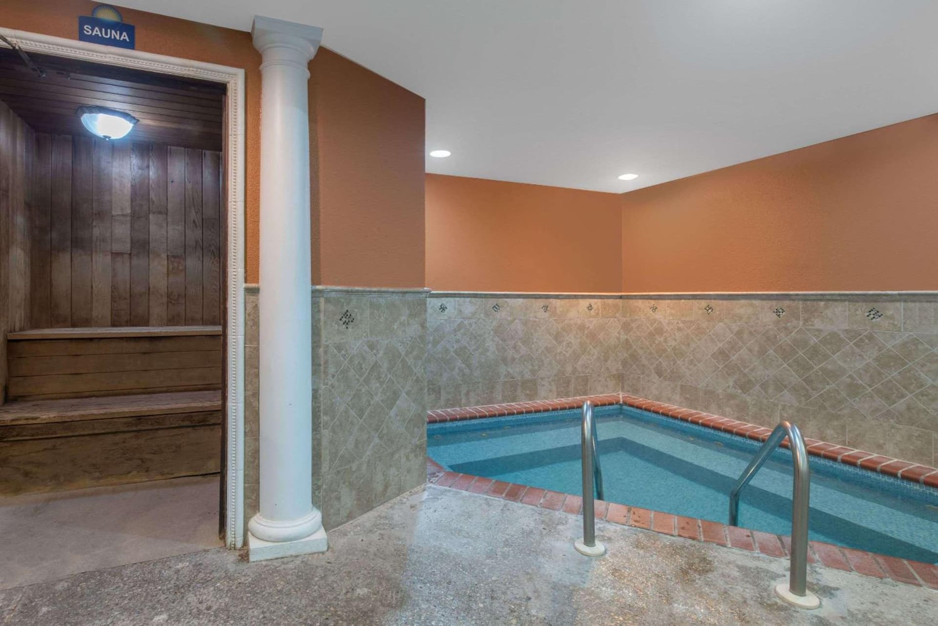 Days Inn by Wyndham Minot property views in Minot, ND — gallery photo 3