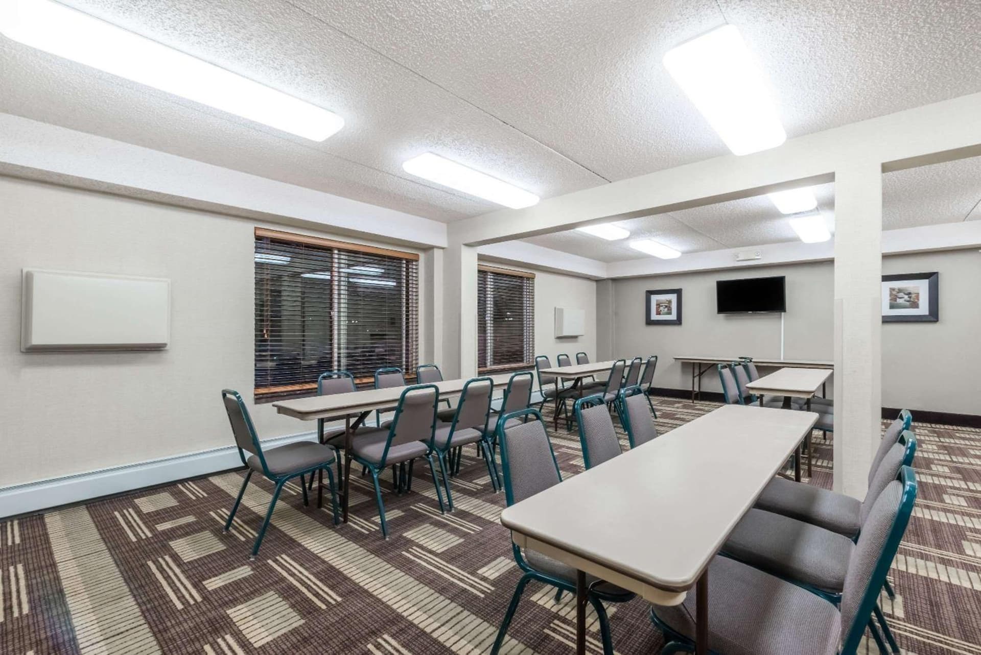 Days Inn by Wyndham Bismarck gallery photo in Bismarck, ND — image 9