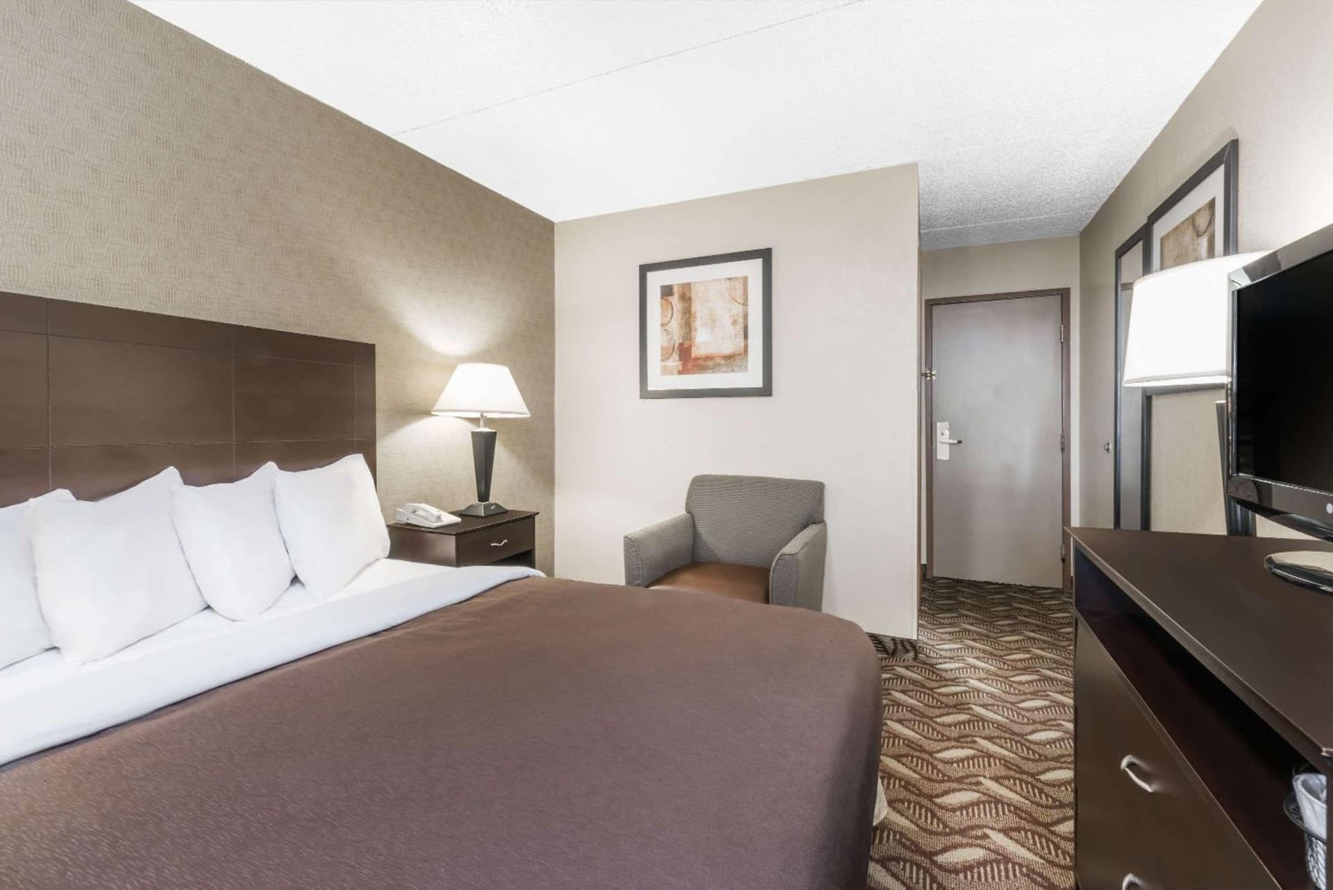 Days Inn by Wyndham Bismarck gallery photo in Bismarck, ND — image 29
