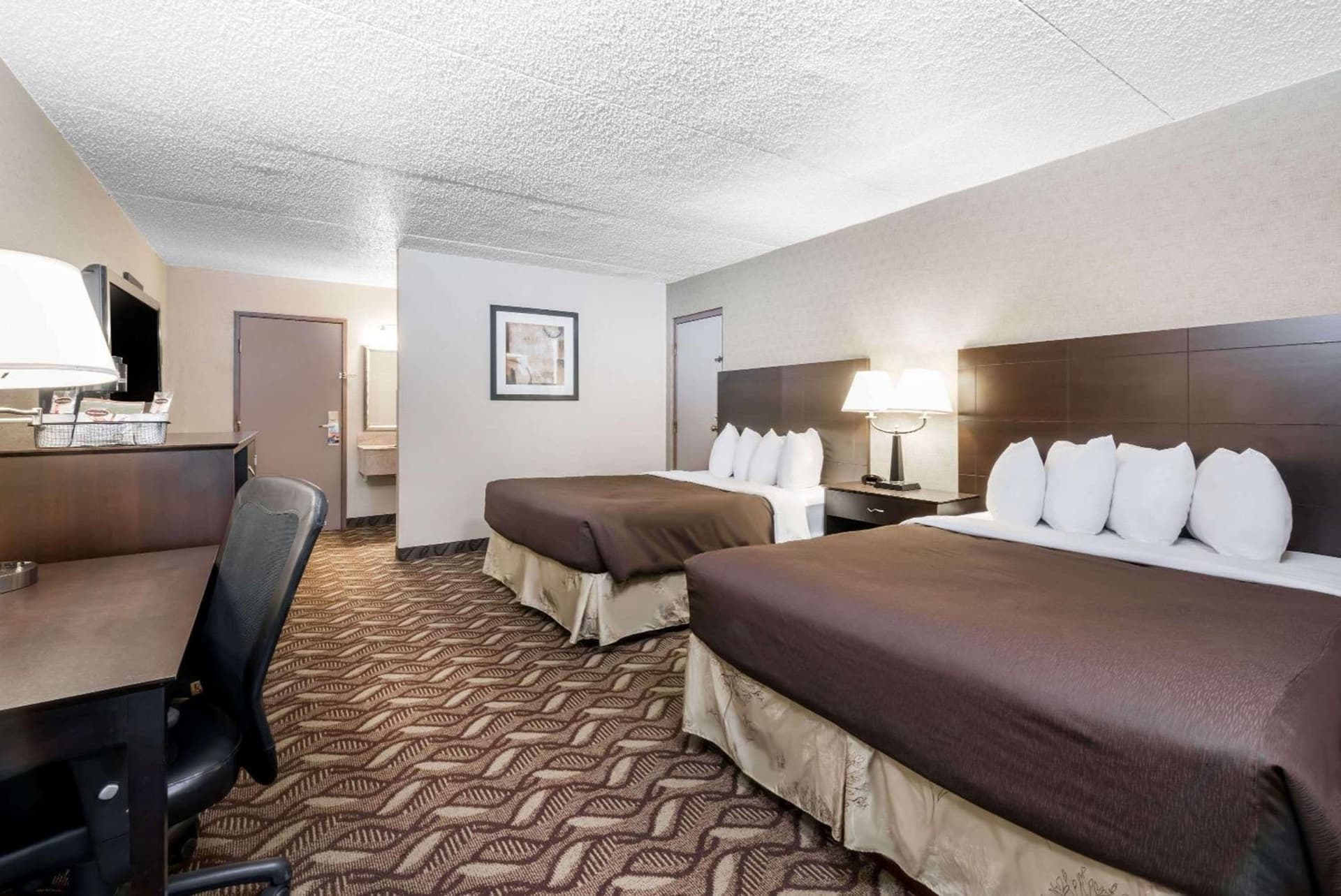 Days Inn by Wyndham Bismarck gallery photo in Bismarck, ND — image 38