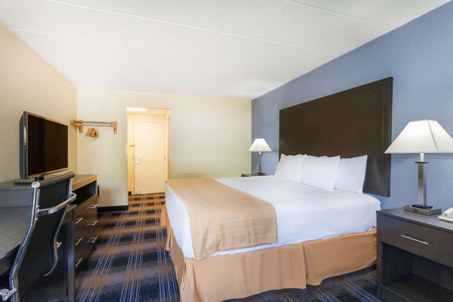 Days Inn by Wyndham Wilkes Barre gallery photo in Wilkes-Barre, PA — image 12