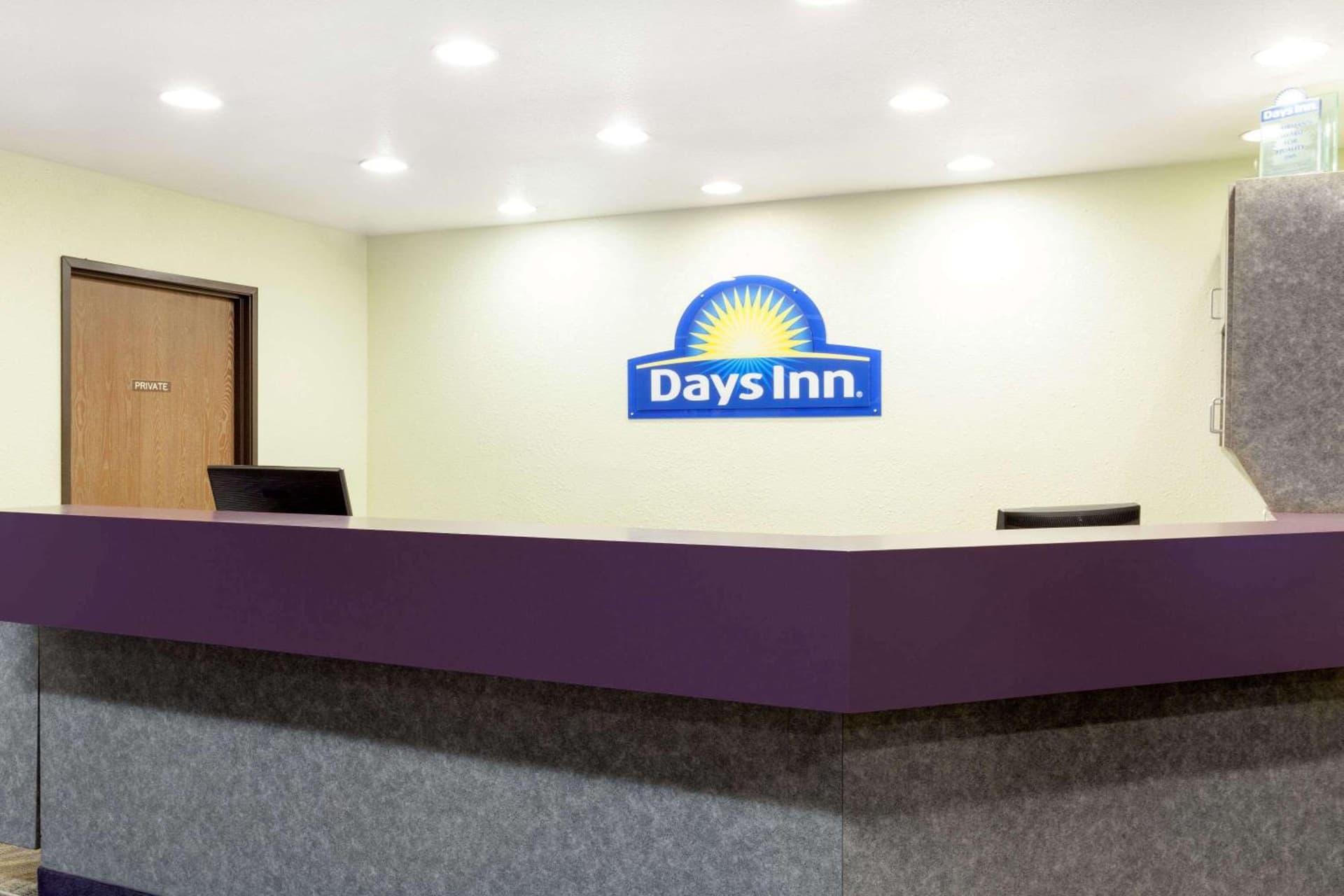 Days Inn by Wyndham Missoula Airport property views in Wye, MT — gallery photo 3