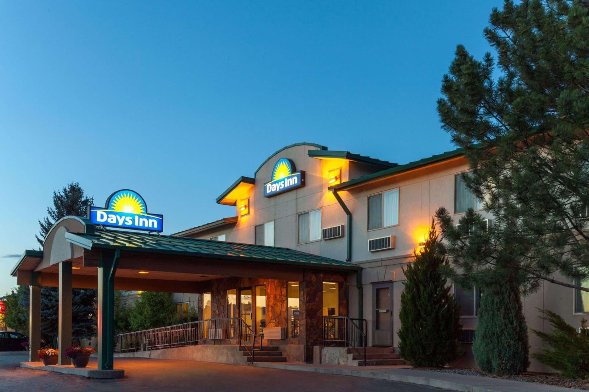 Days Inn by Wyndham Missoula Airport interior in Wye, MT — gallery photo 2