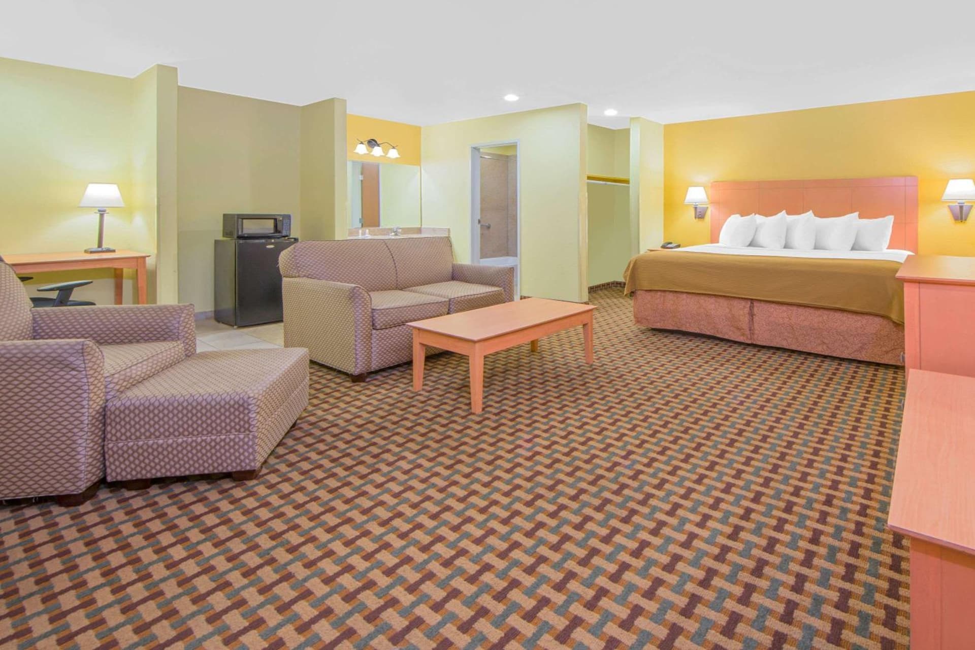 Days Inn by Wyndham Lubbock South gallery photo in Lubbock, TX — image 19