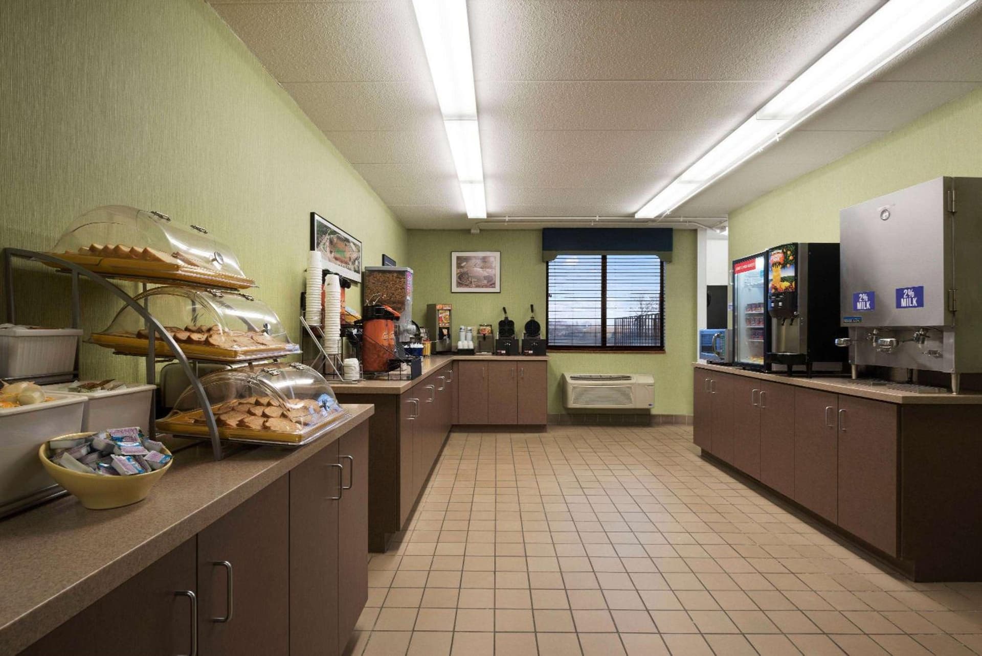 Days Hotel by Wyndham University Ave SE property views in Minneapolis, MN — gallery photo 3