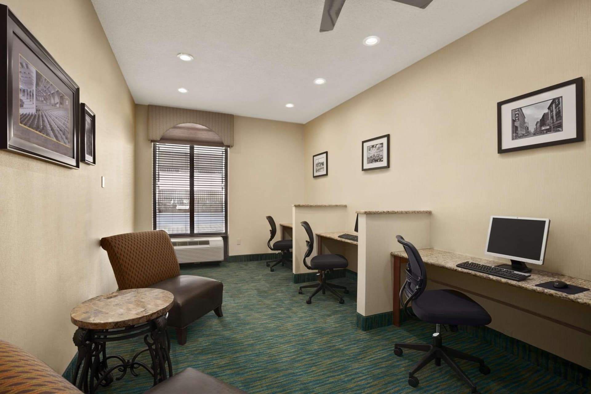 Days Inn by Wyndham Baltimore Inner Harbor gallery photo in Baltimore, MD — image 11