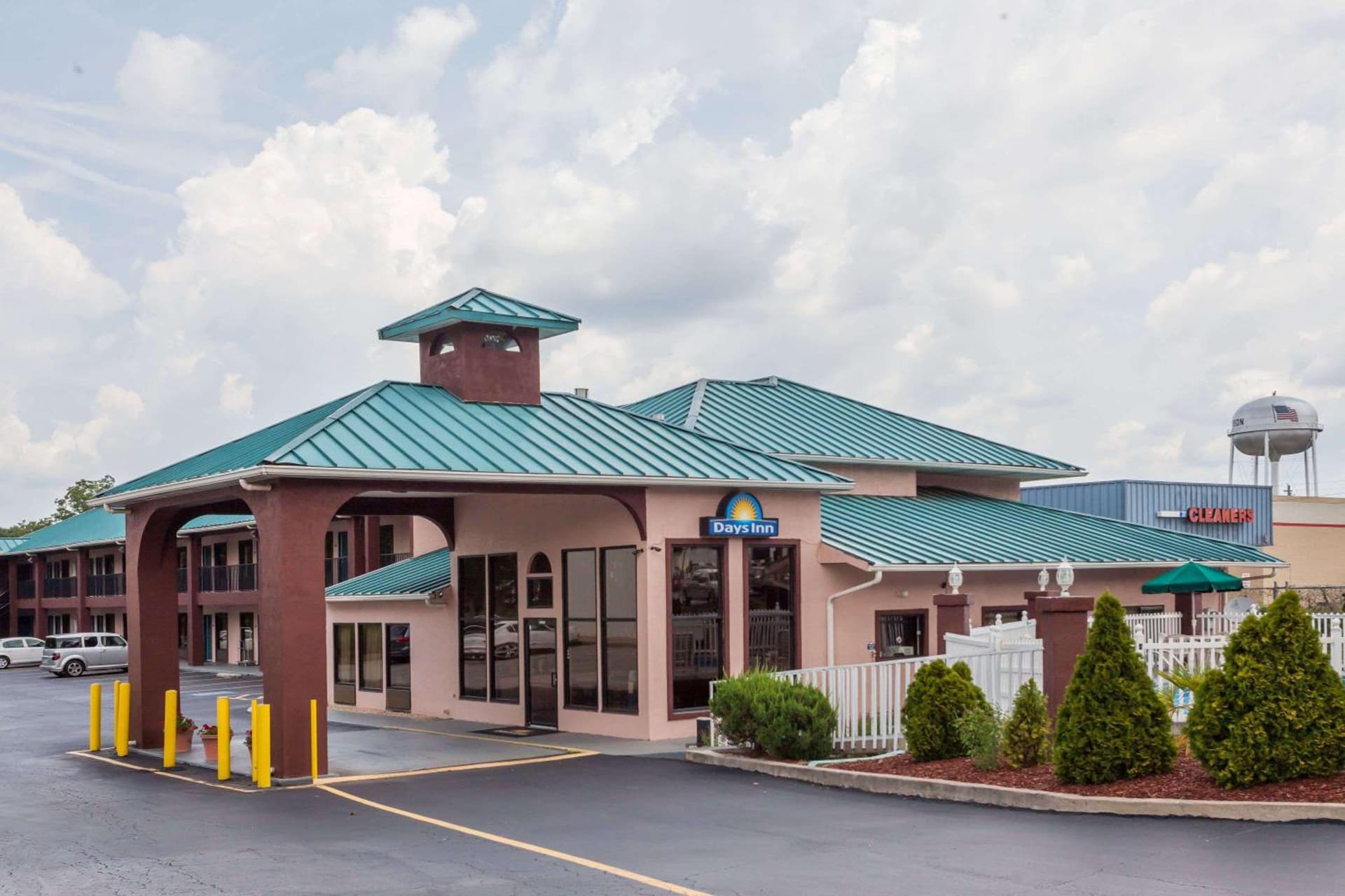 Days Inn by Wyndham Jackson featured exterior or lobby in Jackson, GA — similar hotel