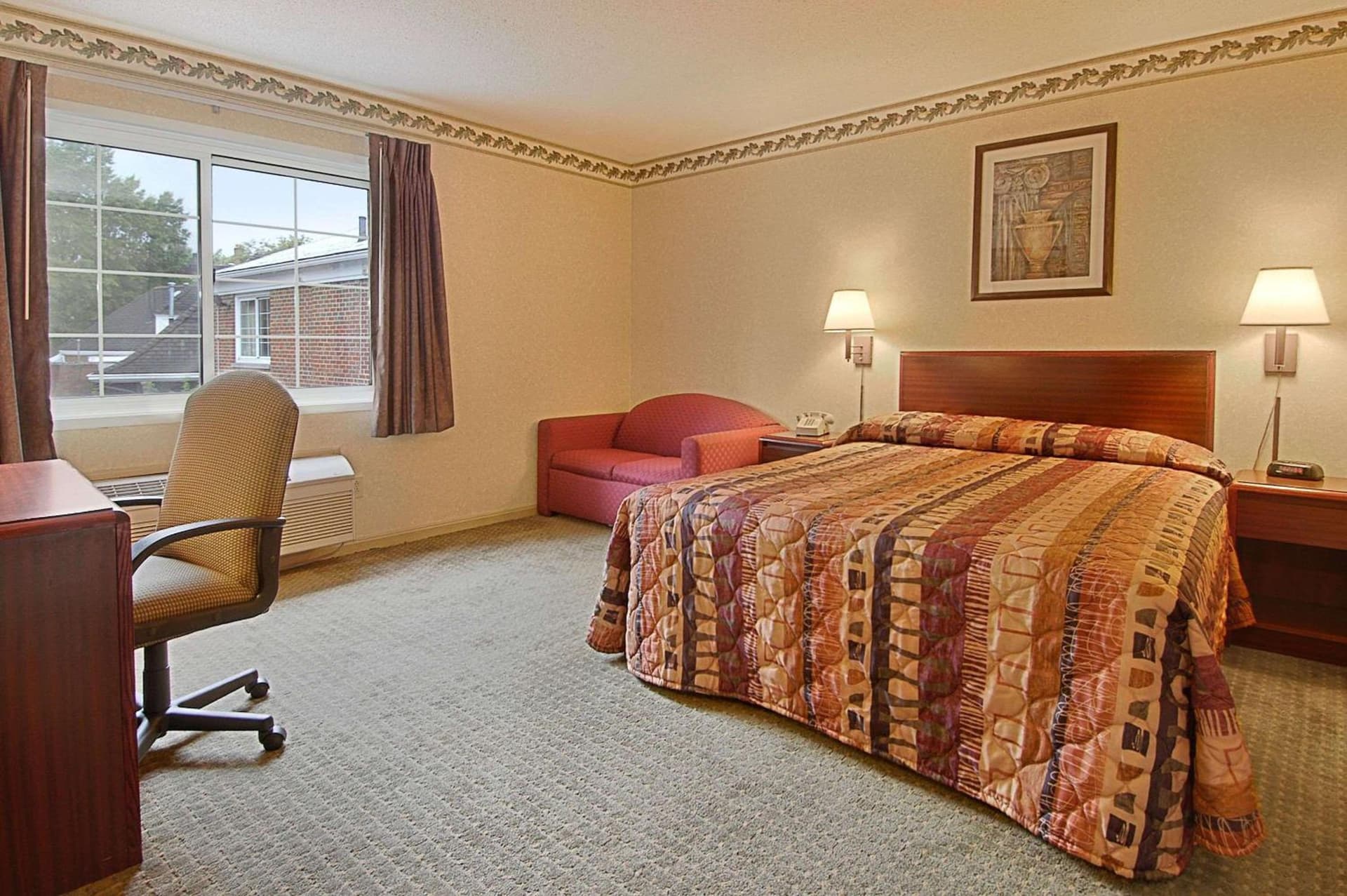 Days Inn by Wyndham Cleveland Lakewood property views in Lakewood, OH — gallery photo 3
