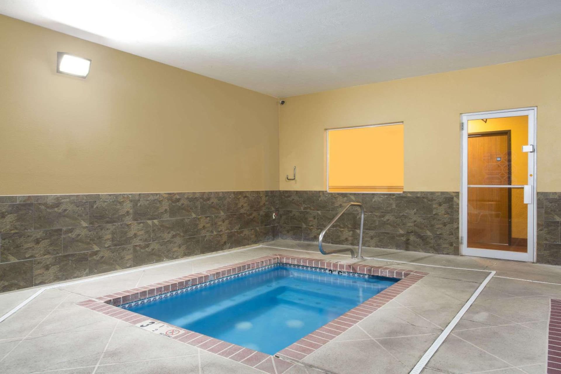 Days Inn by Wyndham Hurricane/Zion National Park Area property views in Hurricane, UT — gallery photo 3