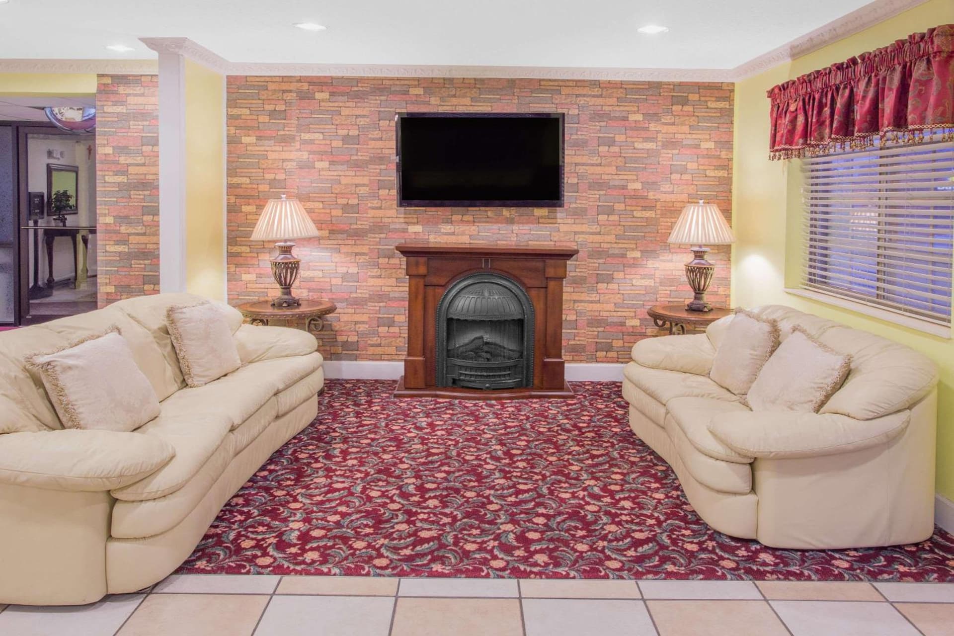 Days Inn by Wyndham Lake Village property views in Lake Village, AR — gallery photo 3