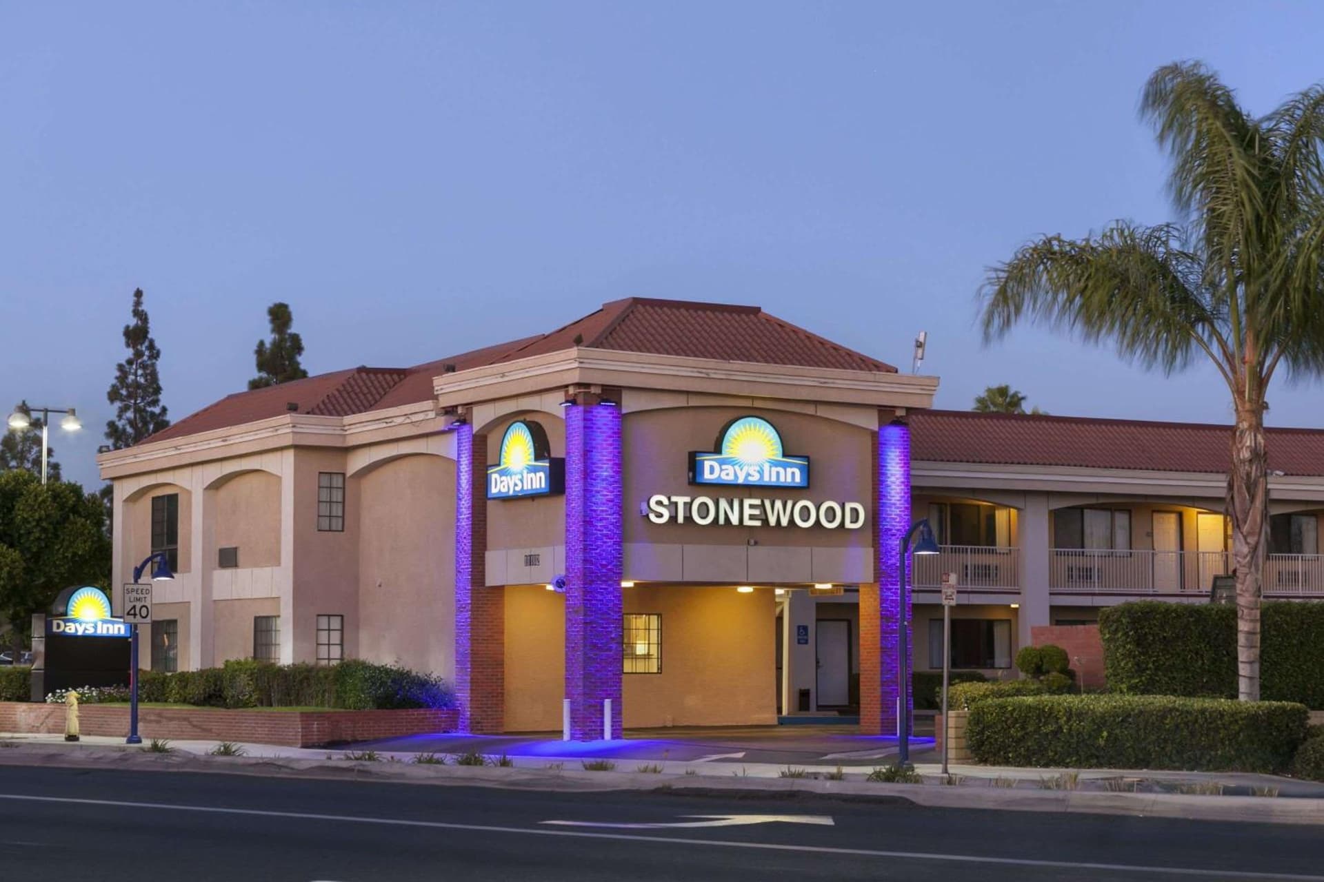 Days Inn by Wyndham Downey interior in Downey, CA — gallery photo 2
