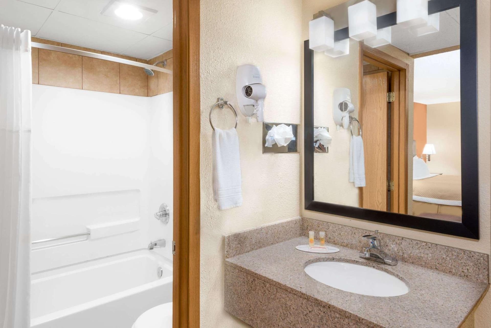 Days Inn by Wyndham Ames property views in Ames, IA — gallery photo 3