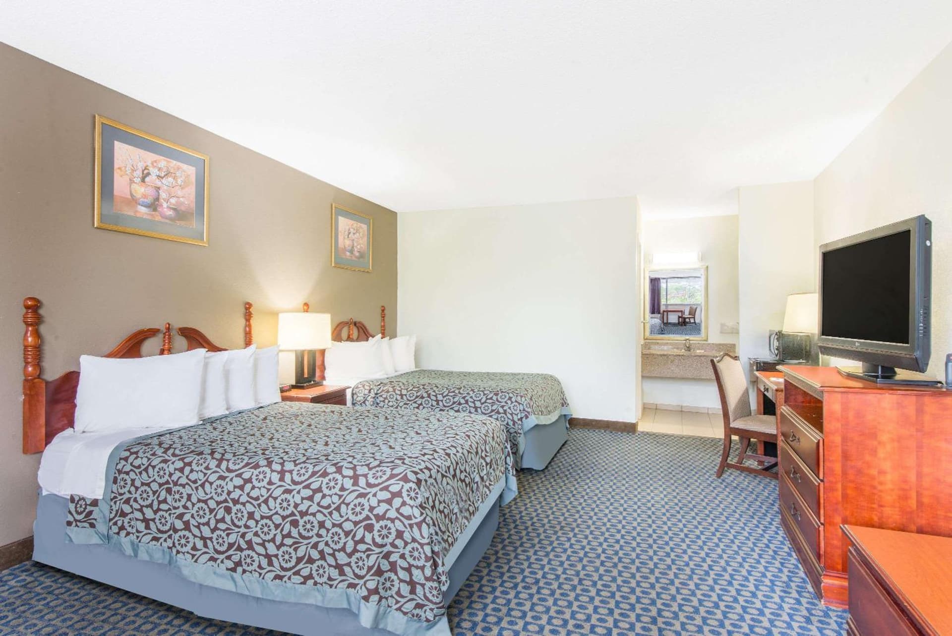 Days Inn by Wyndham Arlington Pentagon gallery photo in Arlington, VA — image 18