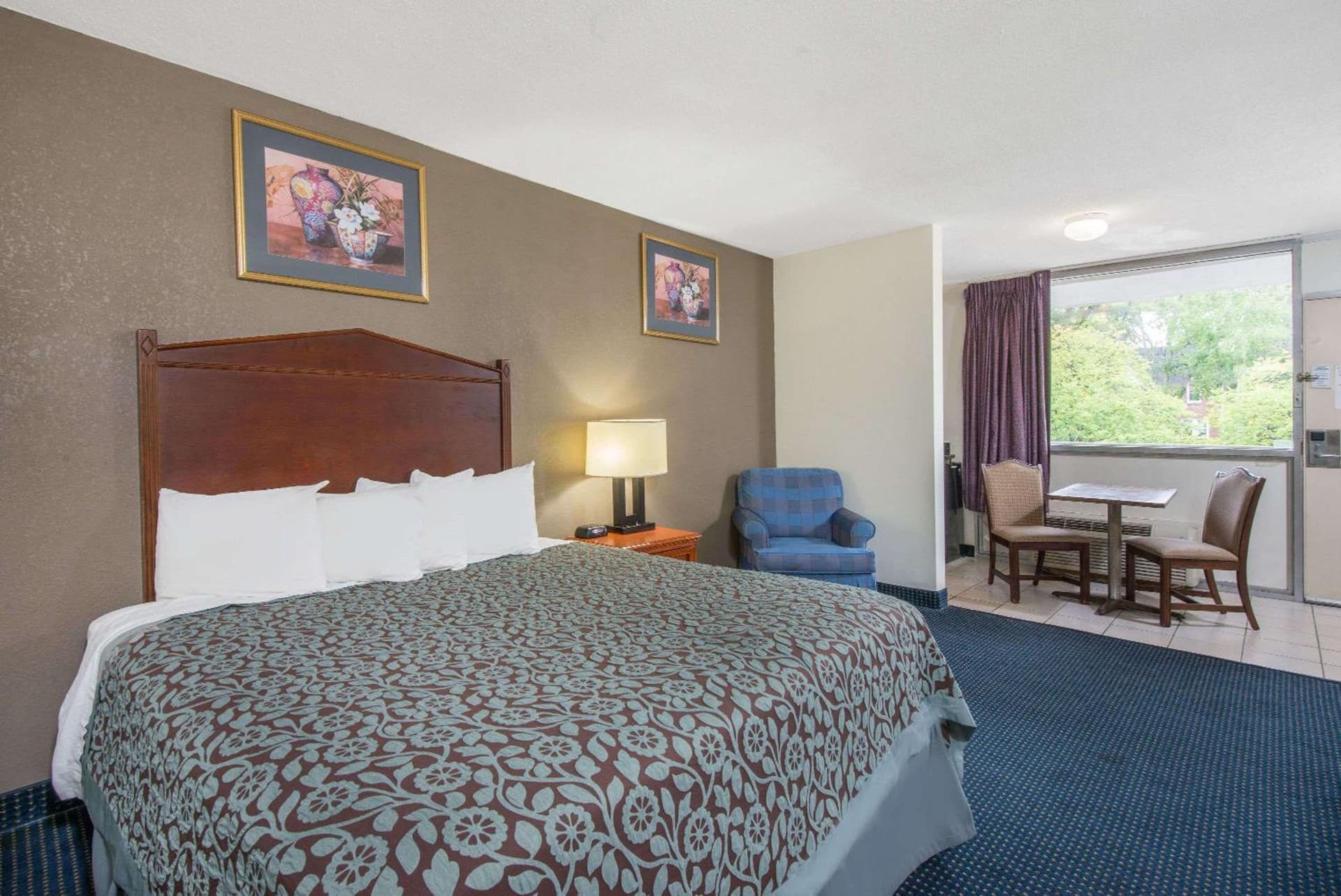 Days Inn by Wyndham Arlington Pentagon gallery photo in Arlington, VA — image 12