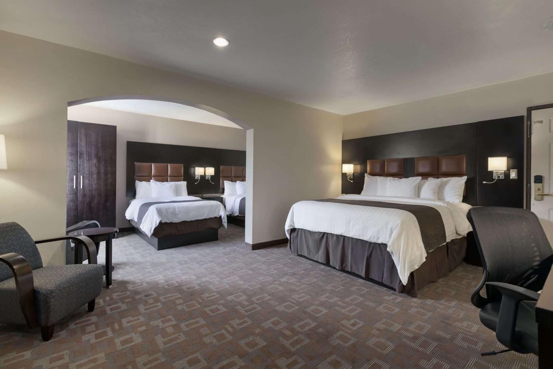 Days Inn by Wyndham Downey gallery photo in Downey, CA — image 7