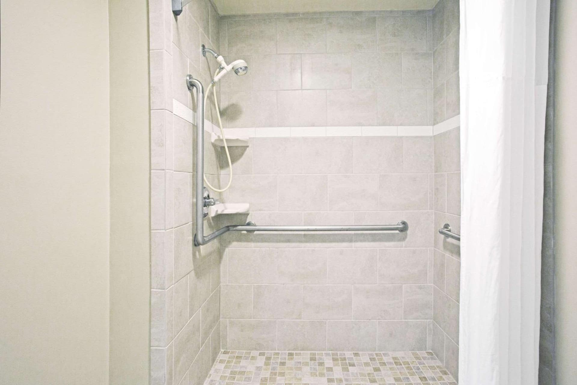 Days Inn by Wyndham Virginia Beach At The Beach gallery photo in Virginia Beach, VA — image 22