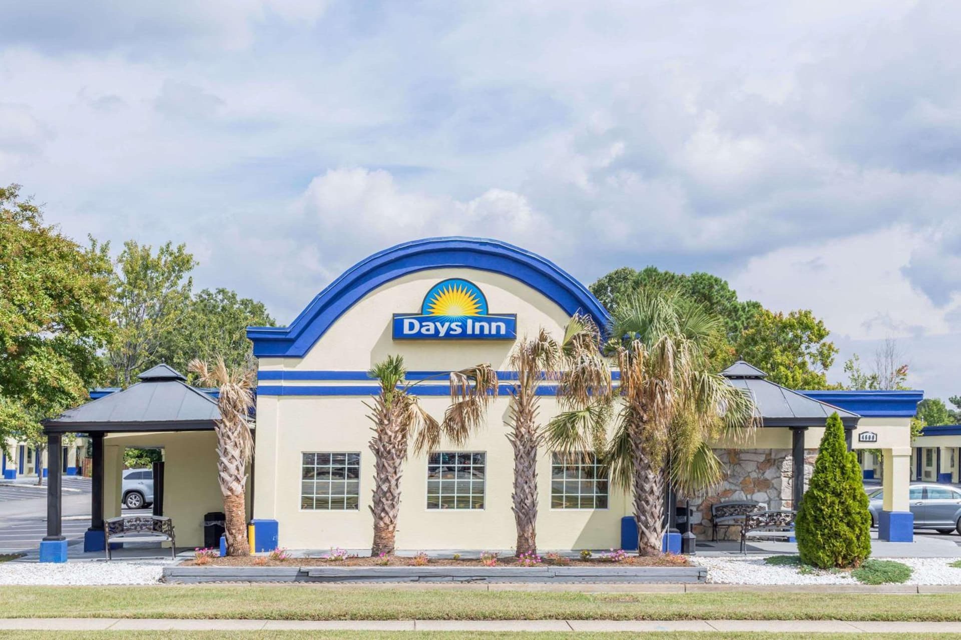 Days Inn by Wyndham Virginia Beach Town Center featured exterior or lobby in Virginia Beach, VA — similar hotel