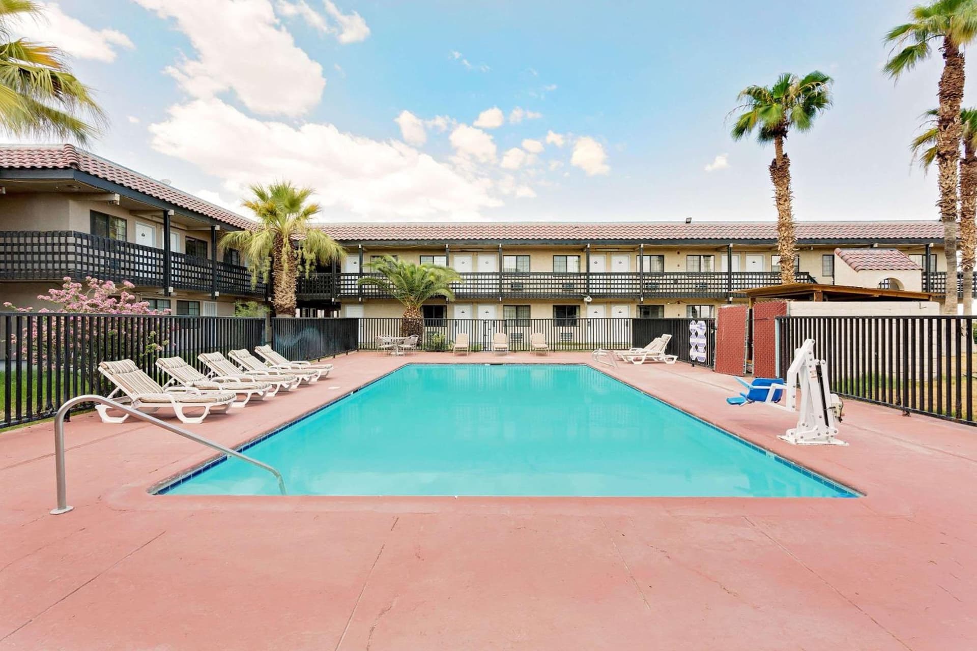 Days Inn & Suites by Wyndham Needles property views in Needles, CA — gallery photo 3