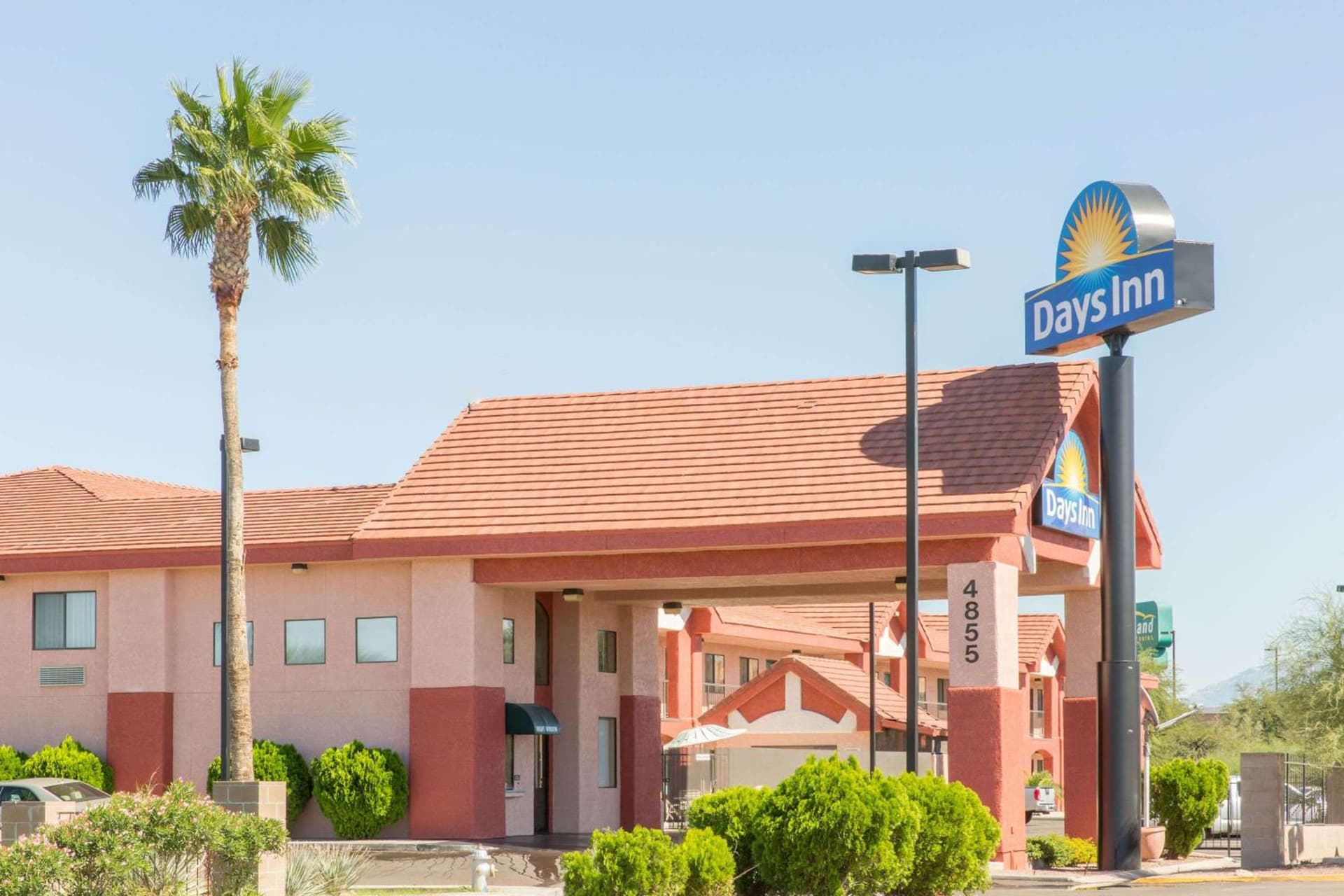 Days Inn by Wyndham Tucson Airport interior in Tucson, AZ — gallery photo 2