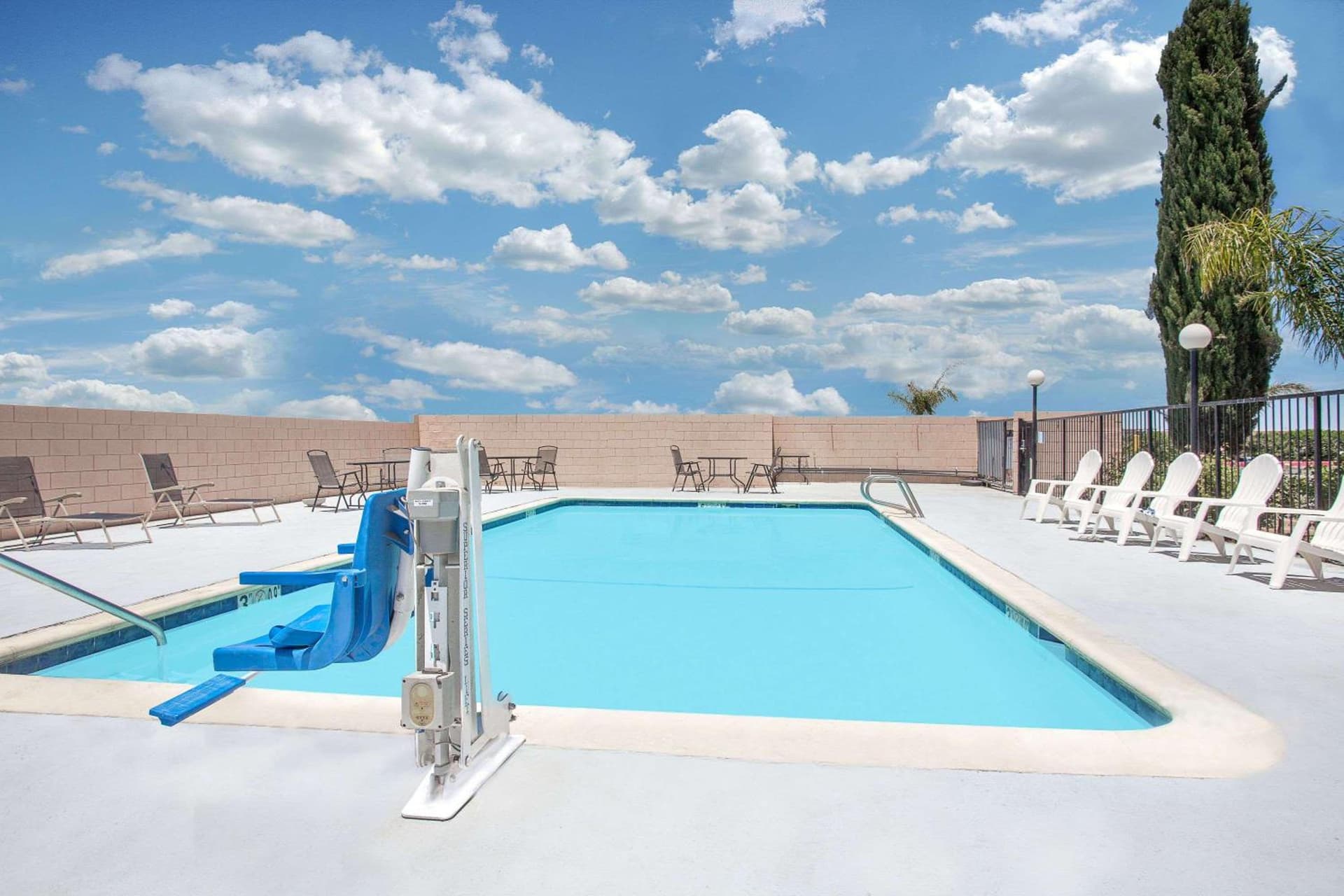 Days Inn by Wyndham Lost Hills property views in Lost Hills, CA — gallery photo 3
