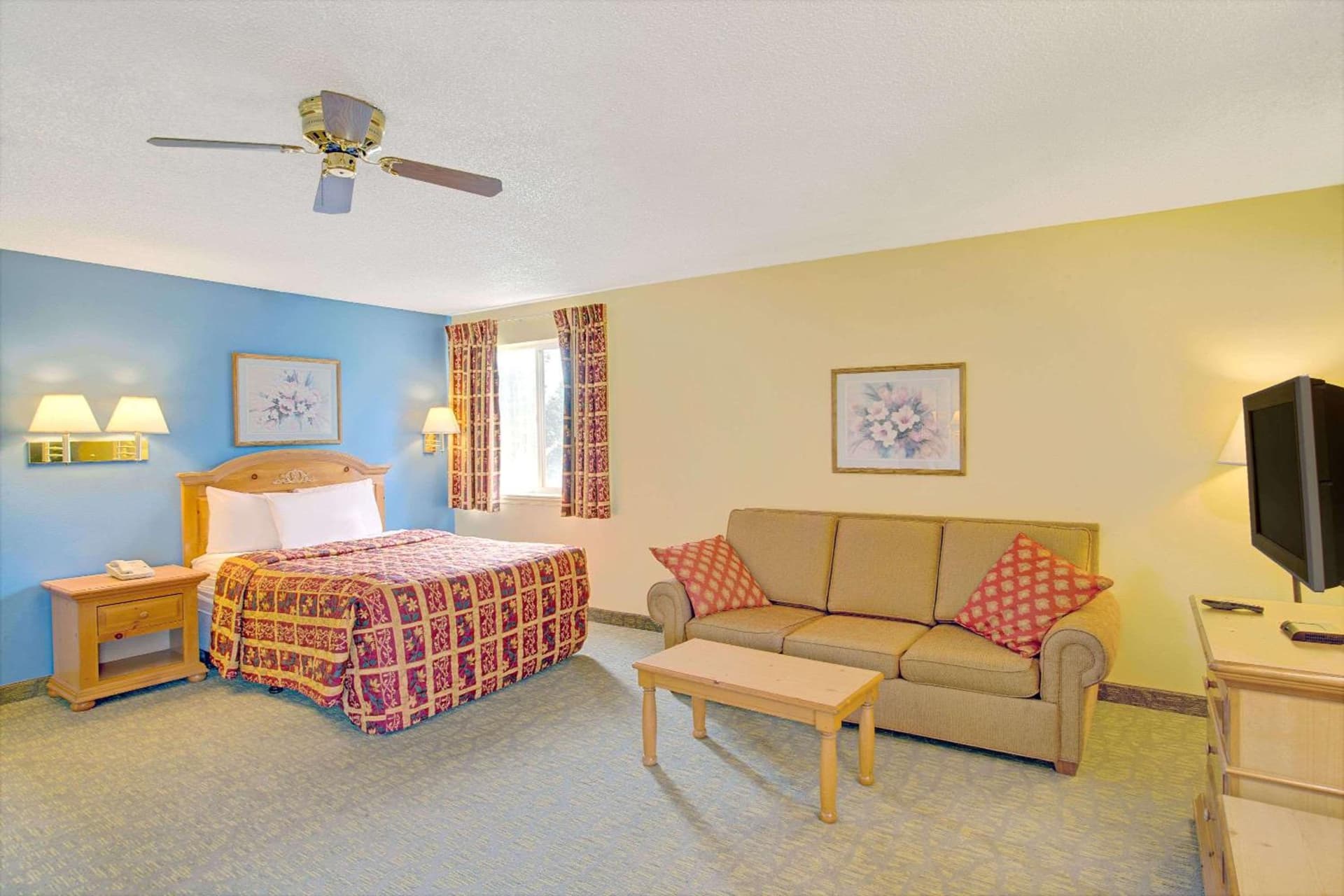 Days Inn by Wyndham Lehi property views in Lehi, UT — gallery photo 3